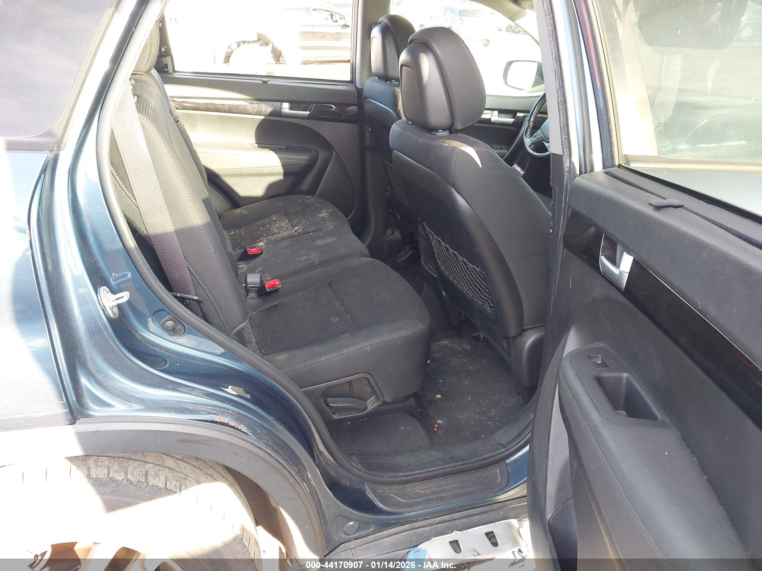KIA SORENTO image 8