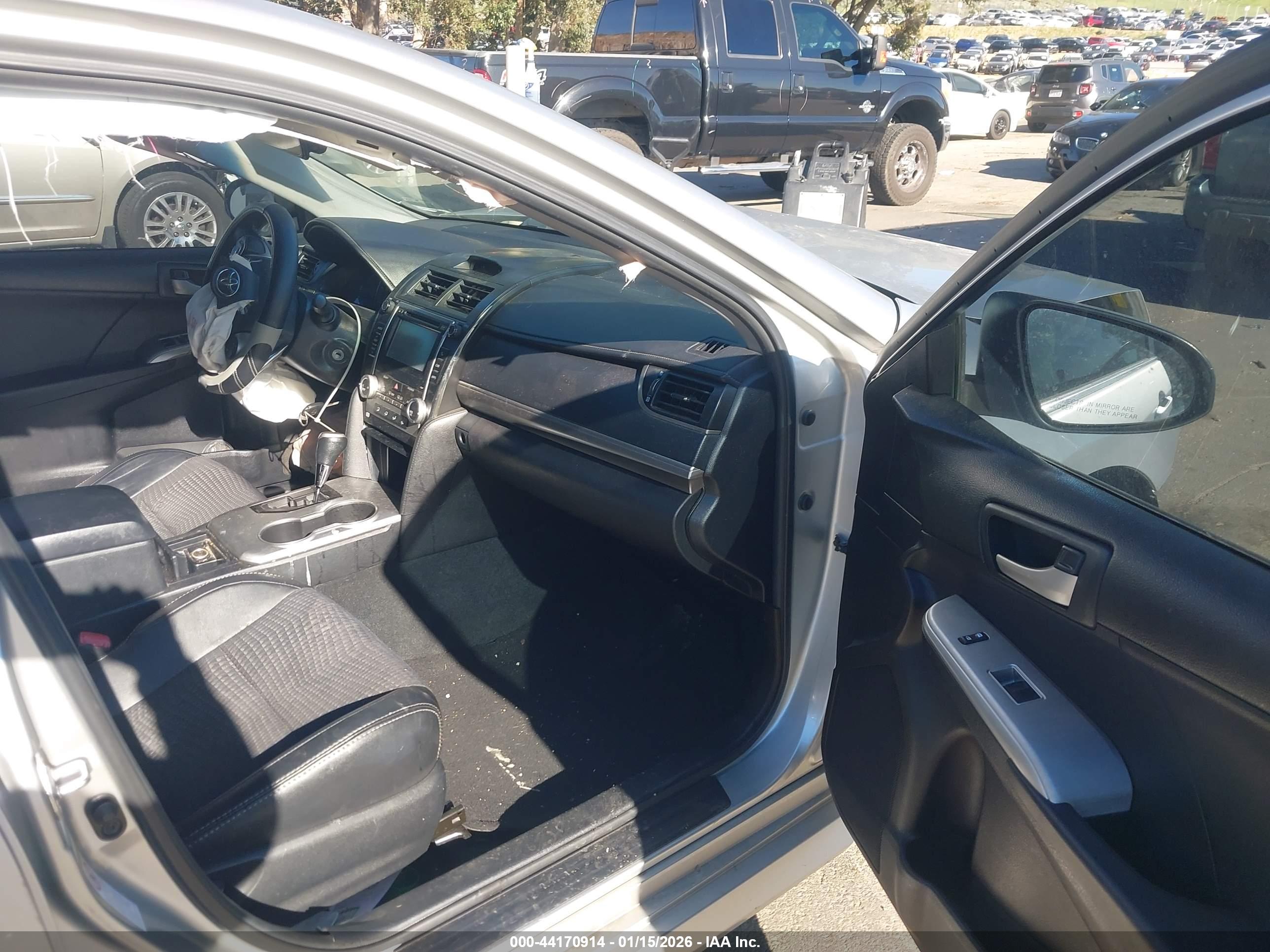 TOYOTA CAMRY image 5