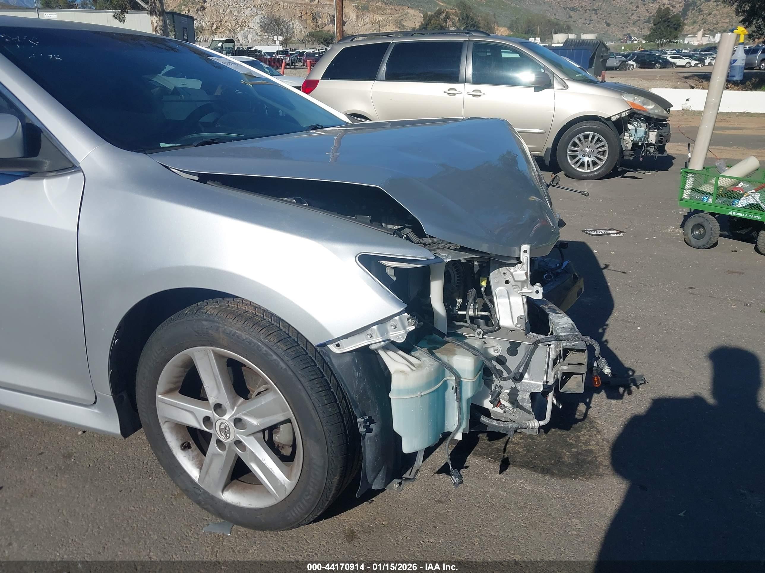 TOYOTA CAMRY image 6