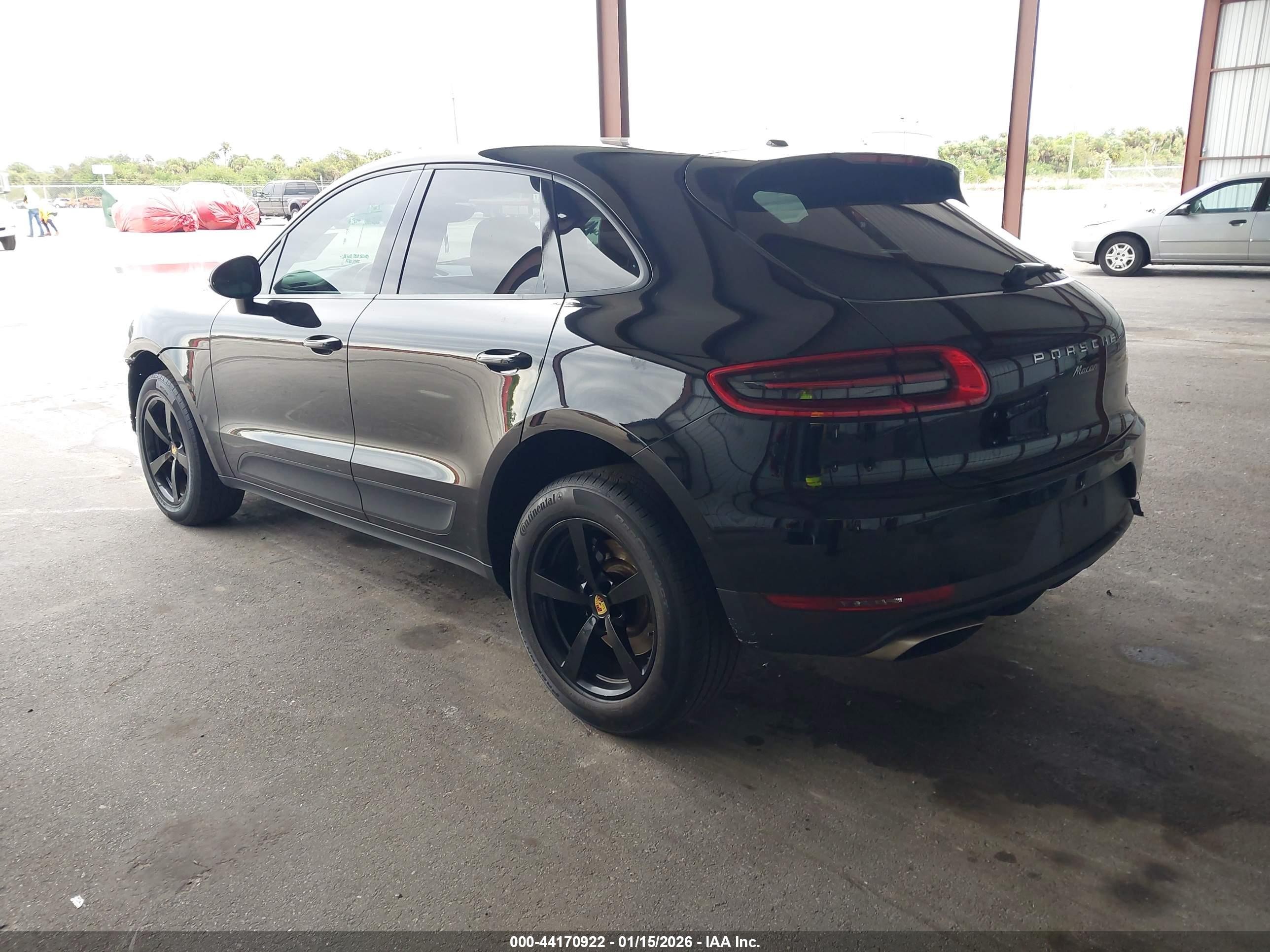PORSCHE MACAN image 3