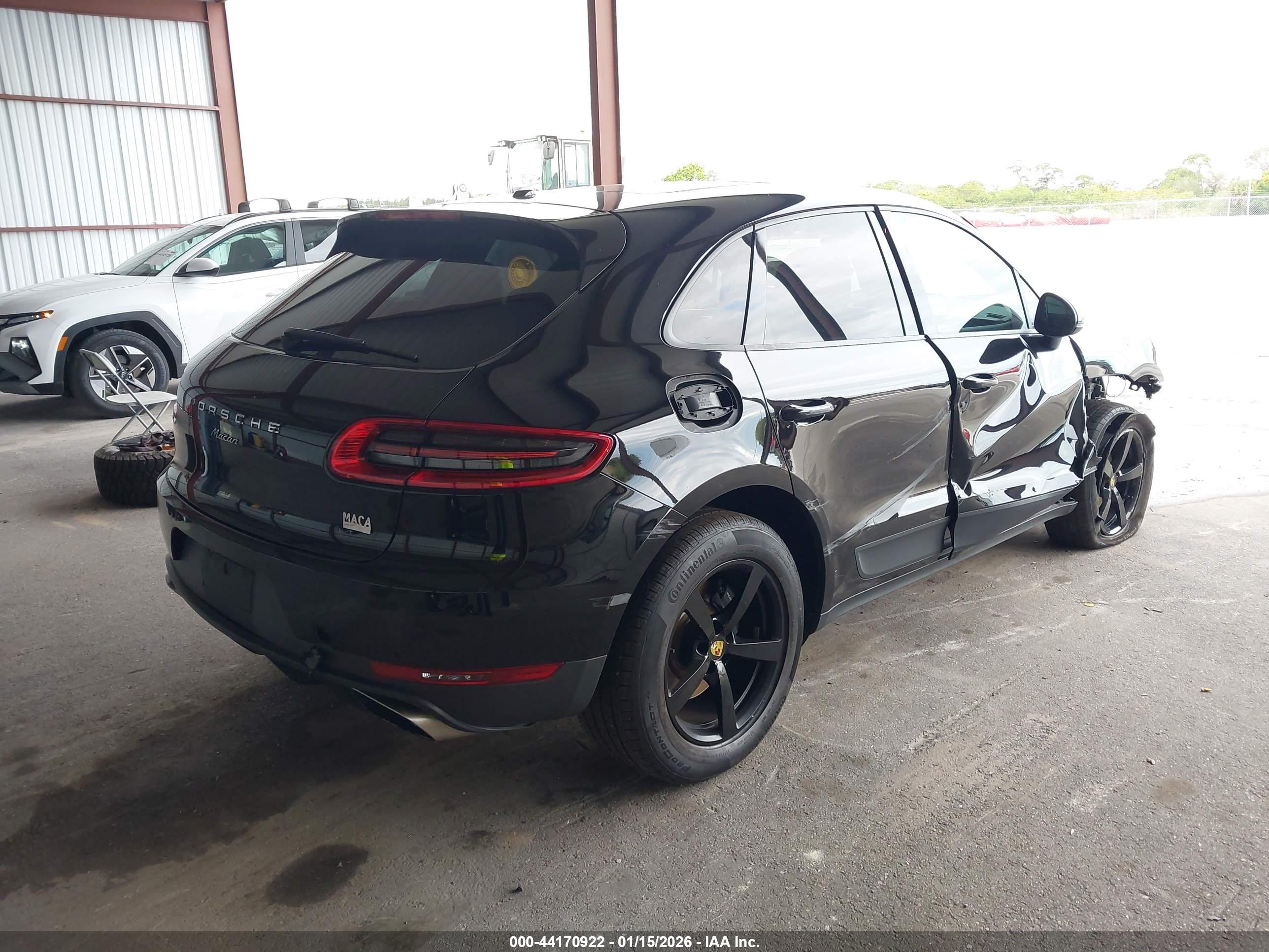 PORSCHE MACAN image 4