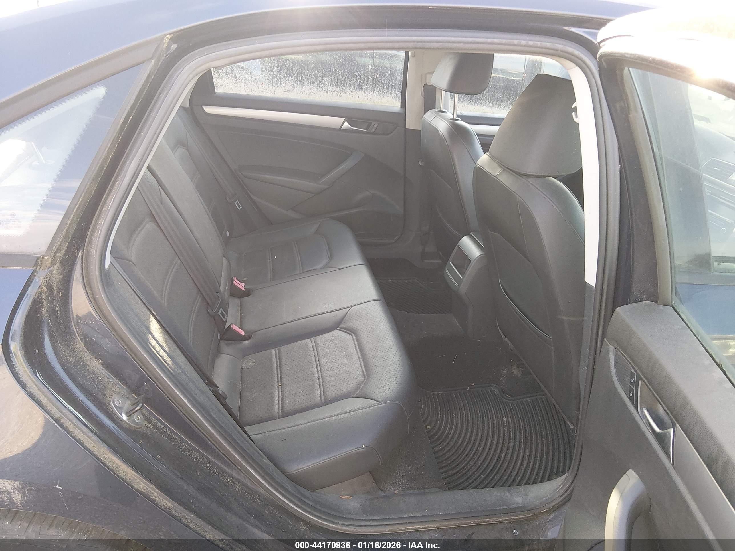 VOLKSWAGEN PASSAT image 8