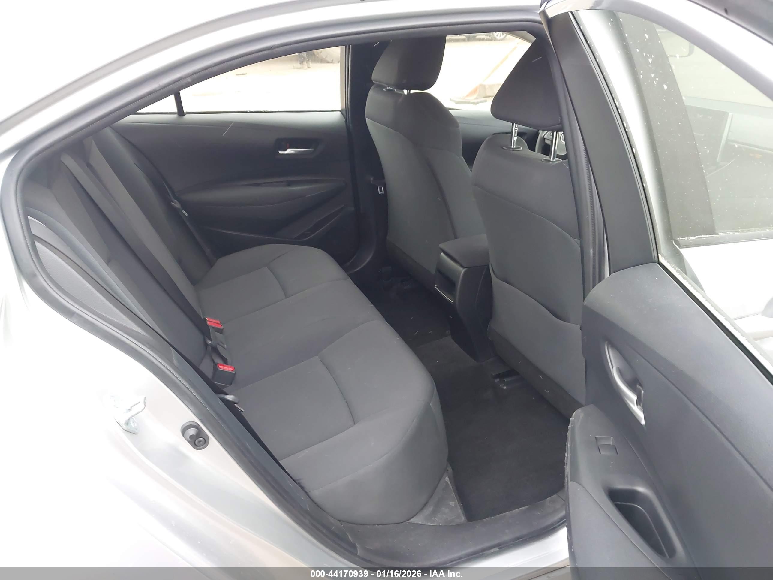 TOYOTA COROLLA image 8