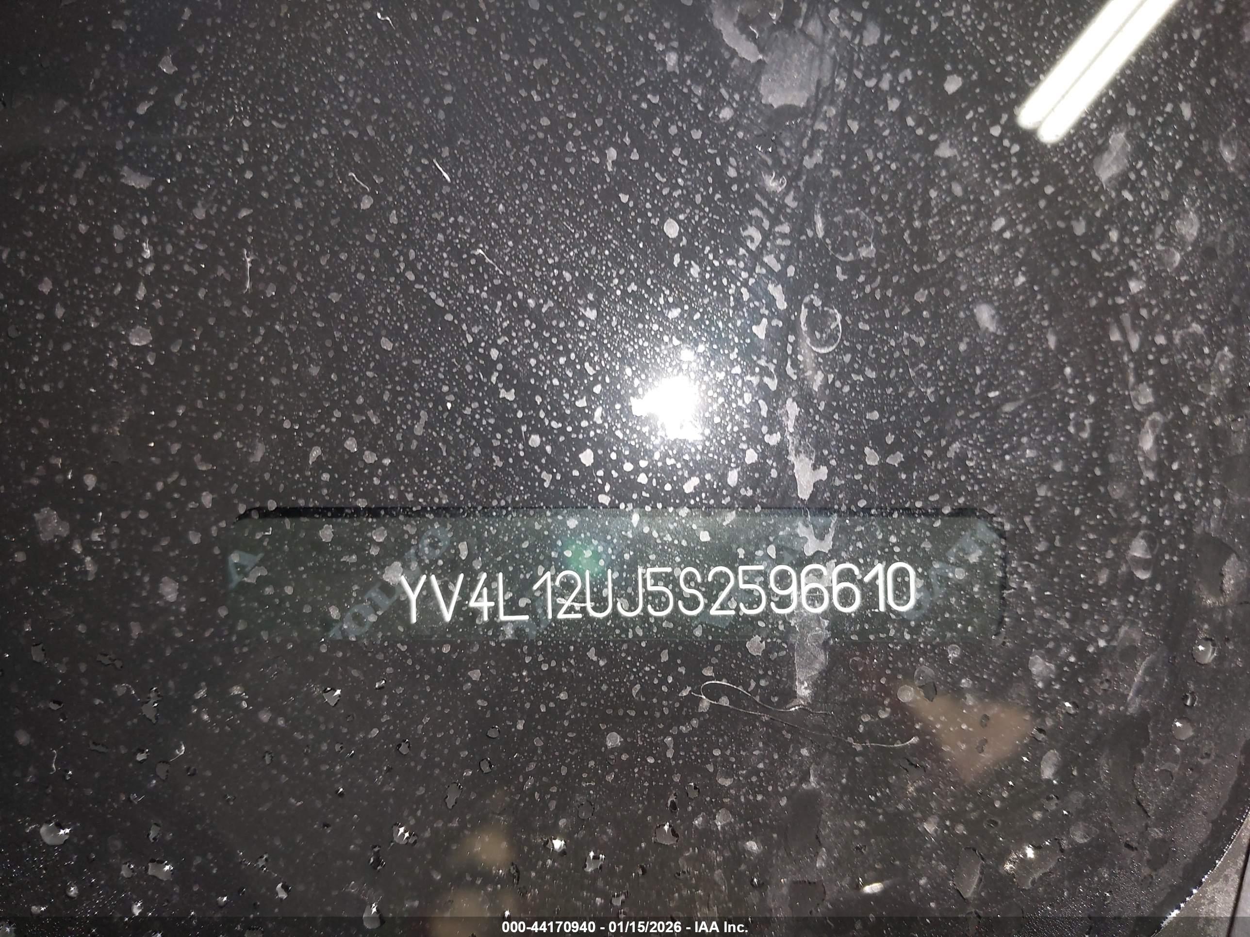 VOLVO XC40 image 9