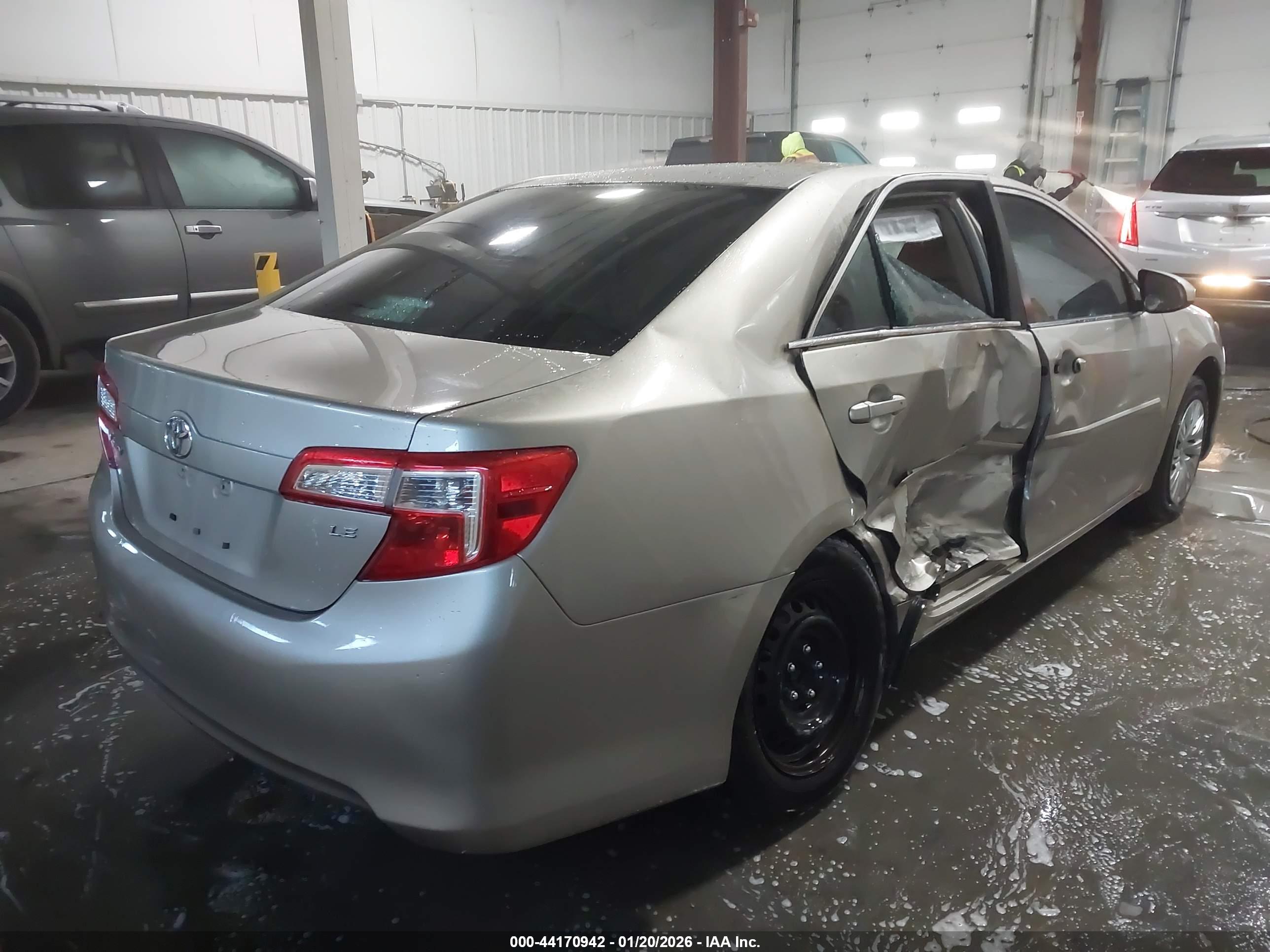TOYOTA CAMRY image 4