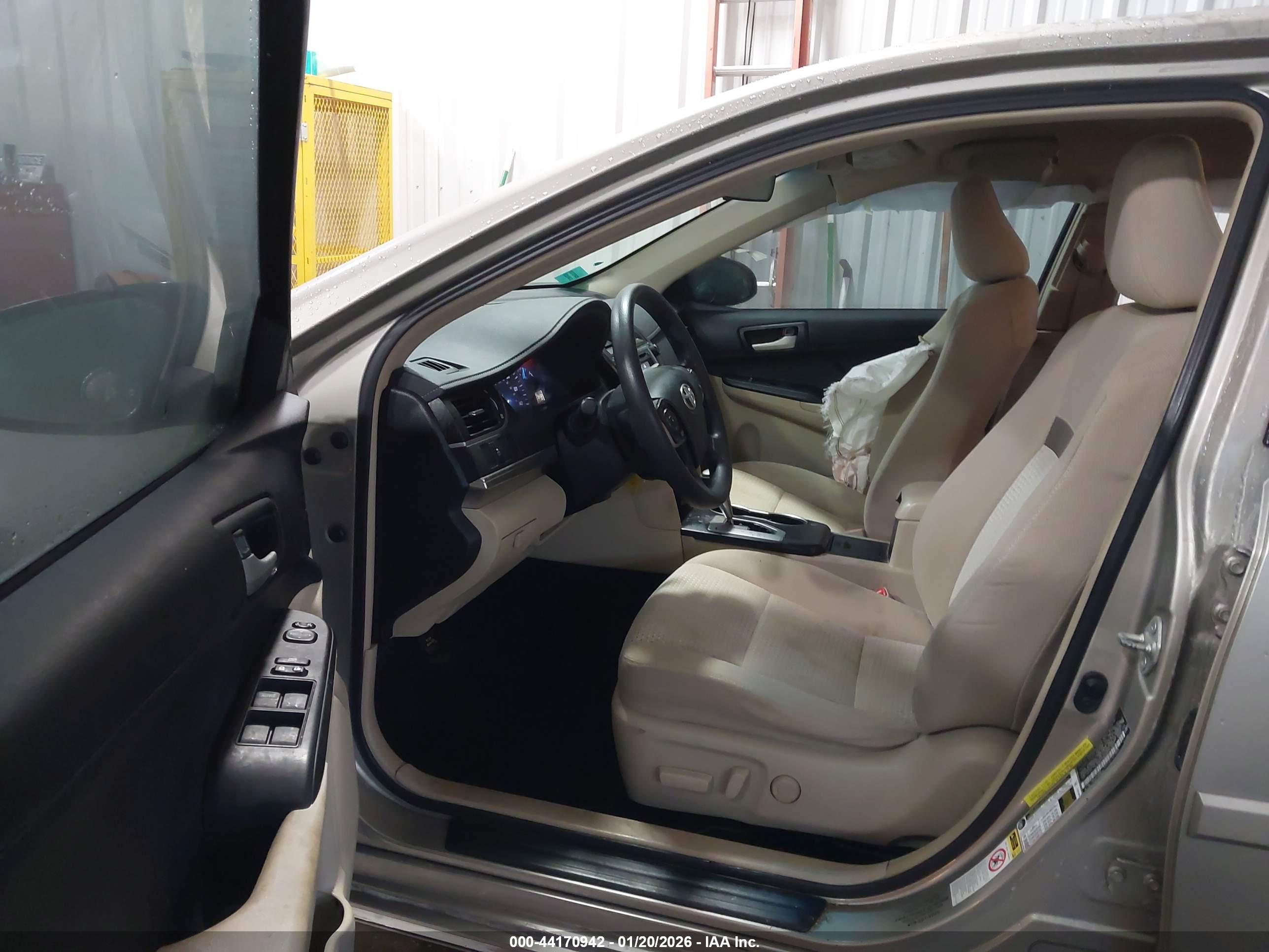 TOYOTA CAMRY image 5