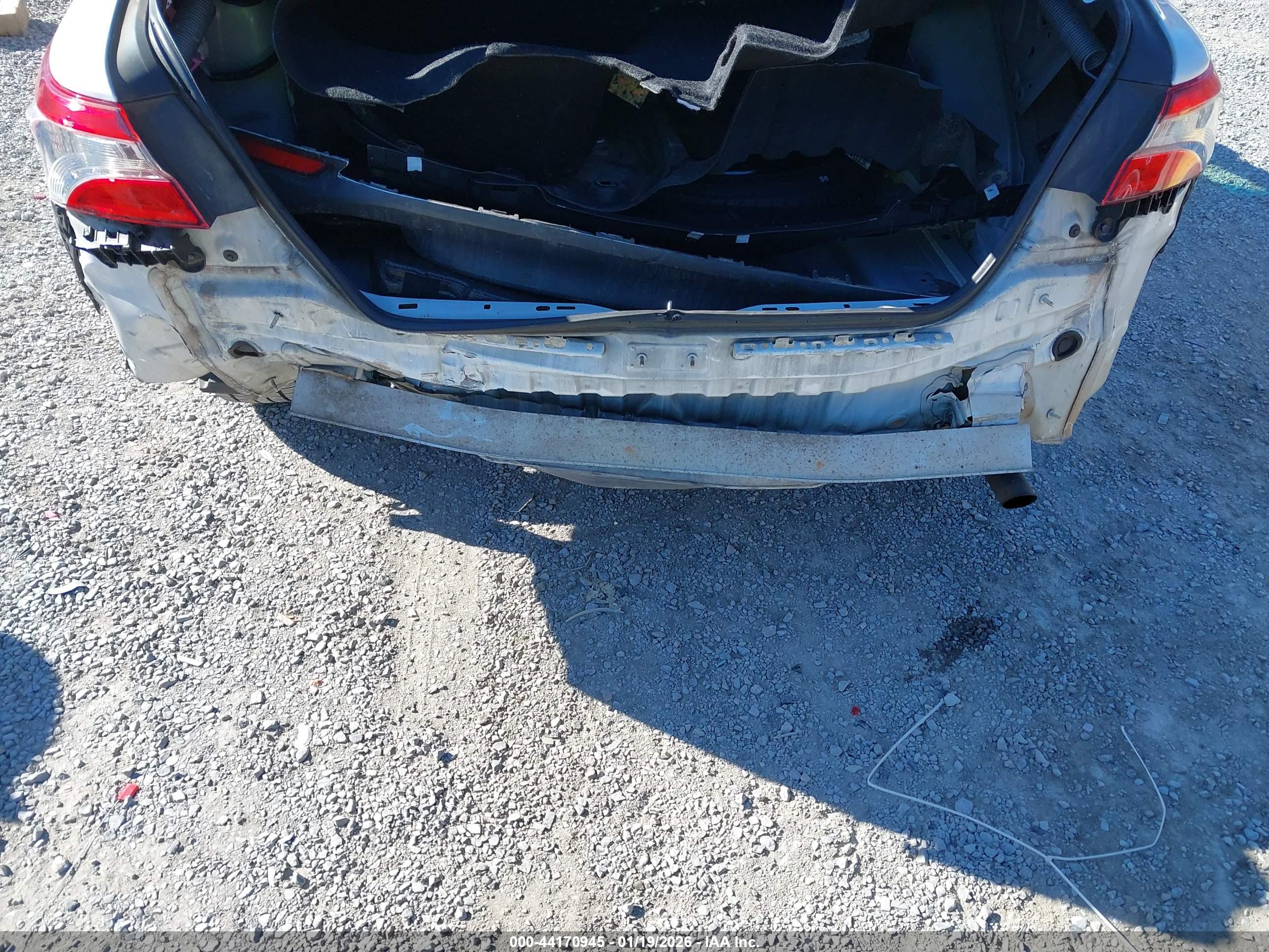 TOYOTA CAMRY image 6
