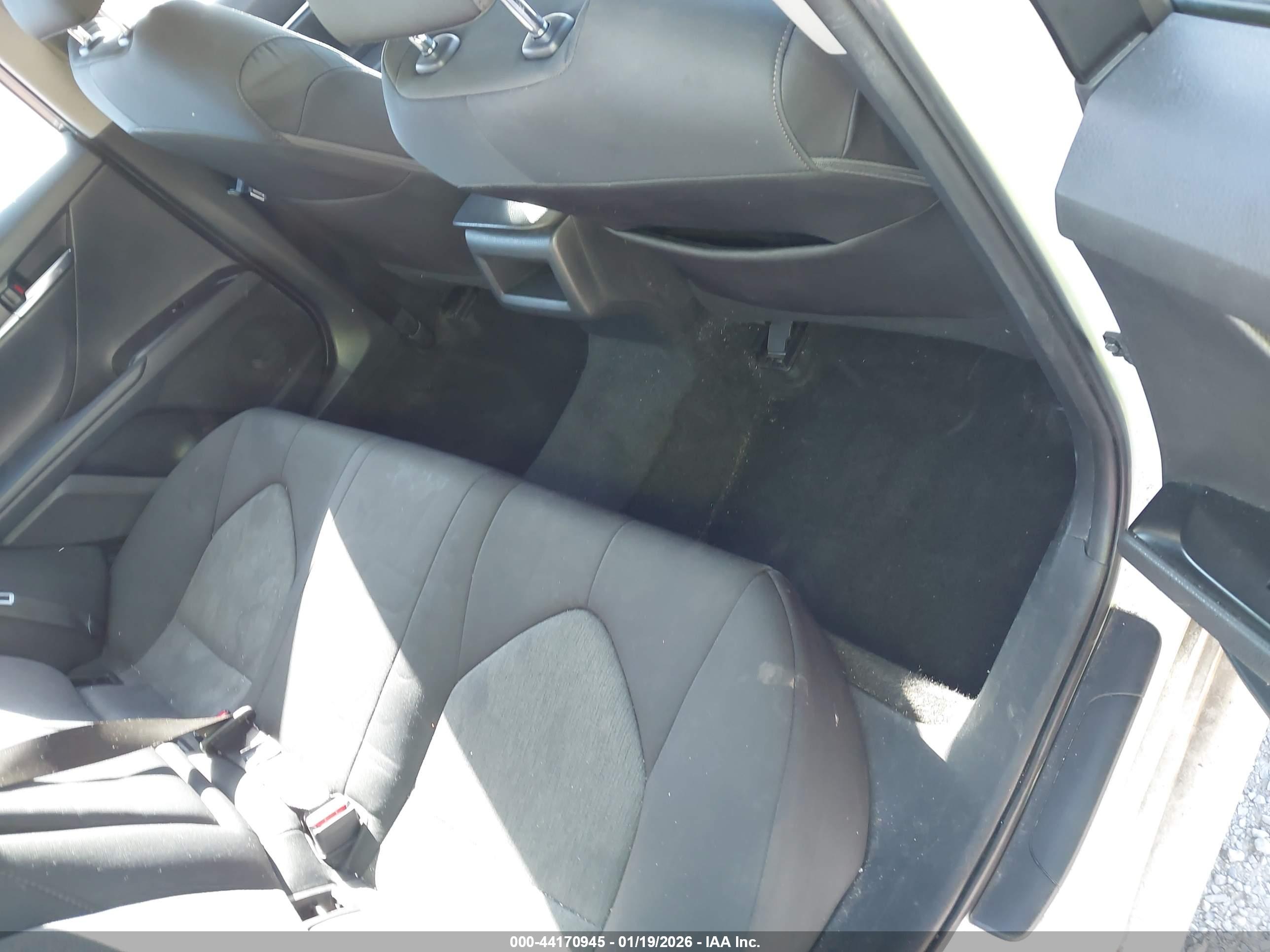 TOYOTA CAMRY image 8