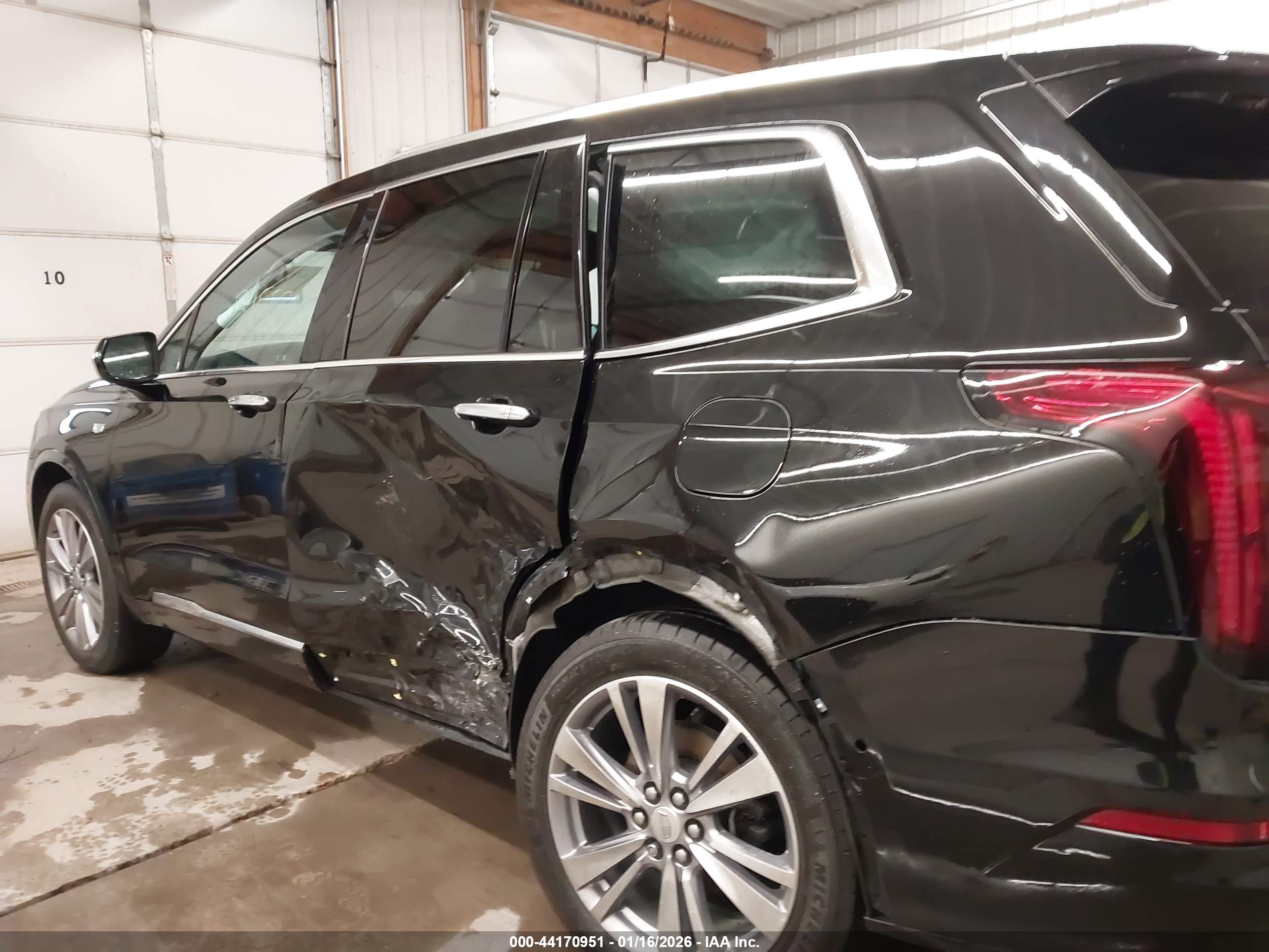 CADILLAC XT6 image 6