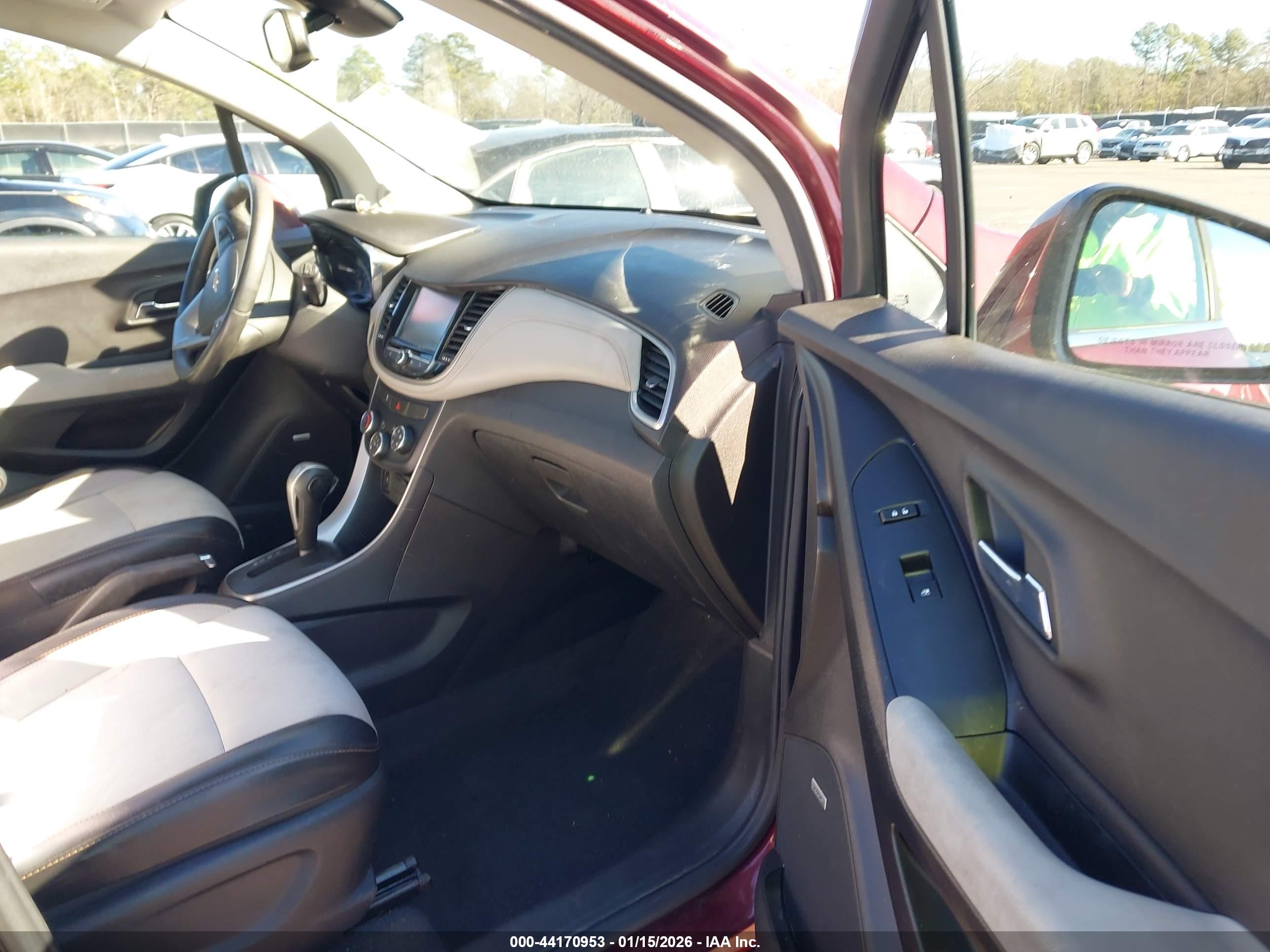CHEVROLET TRAX image 5