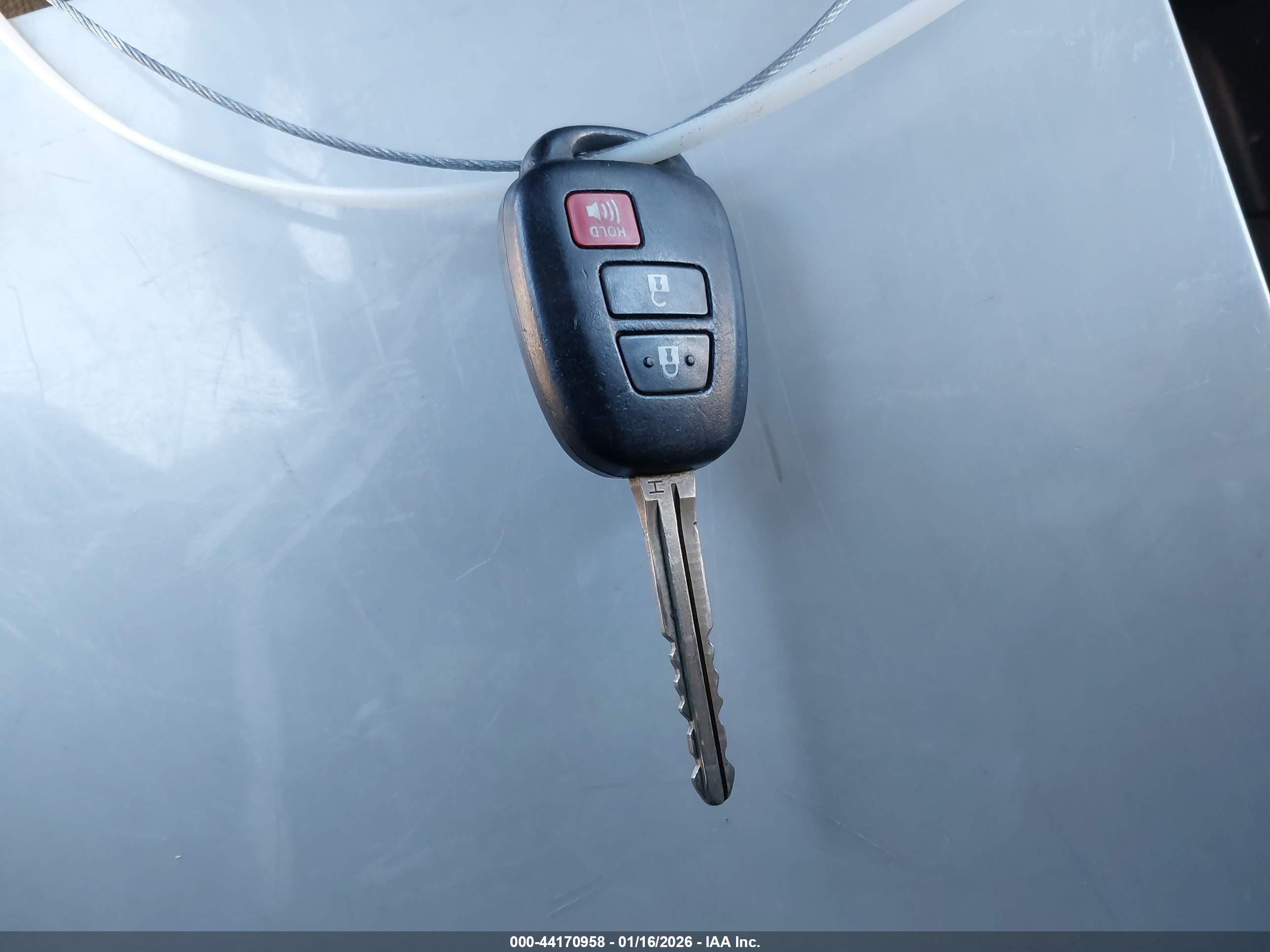TOYOTA RAV4 image 11
