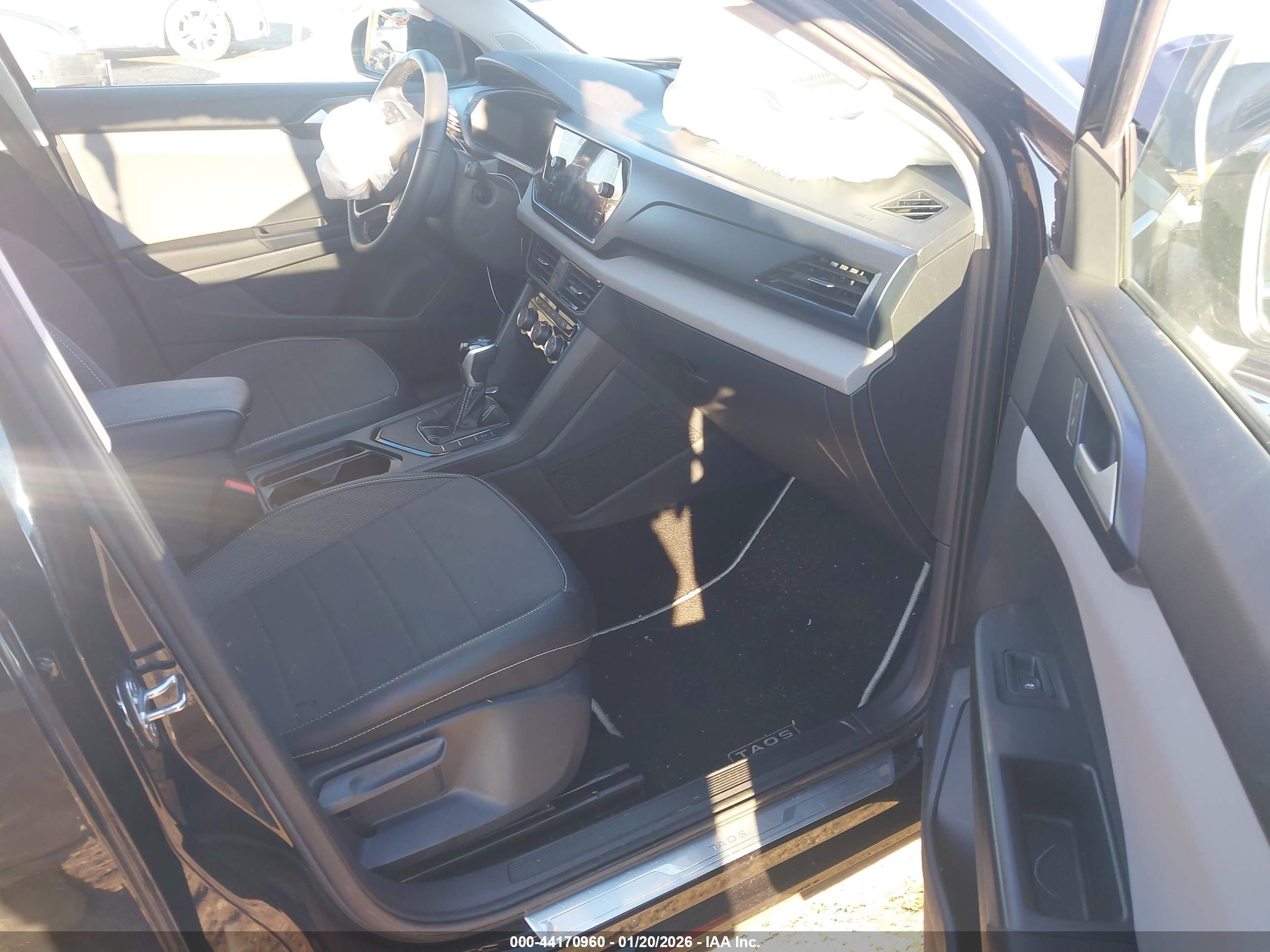 VOLKSWAGEN TAOS image 5