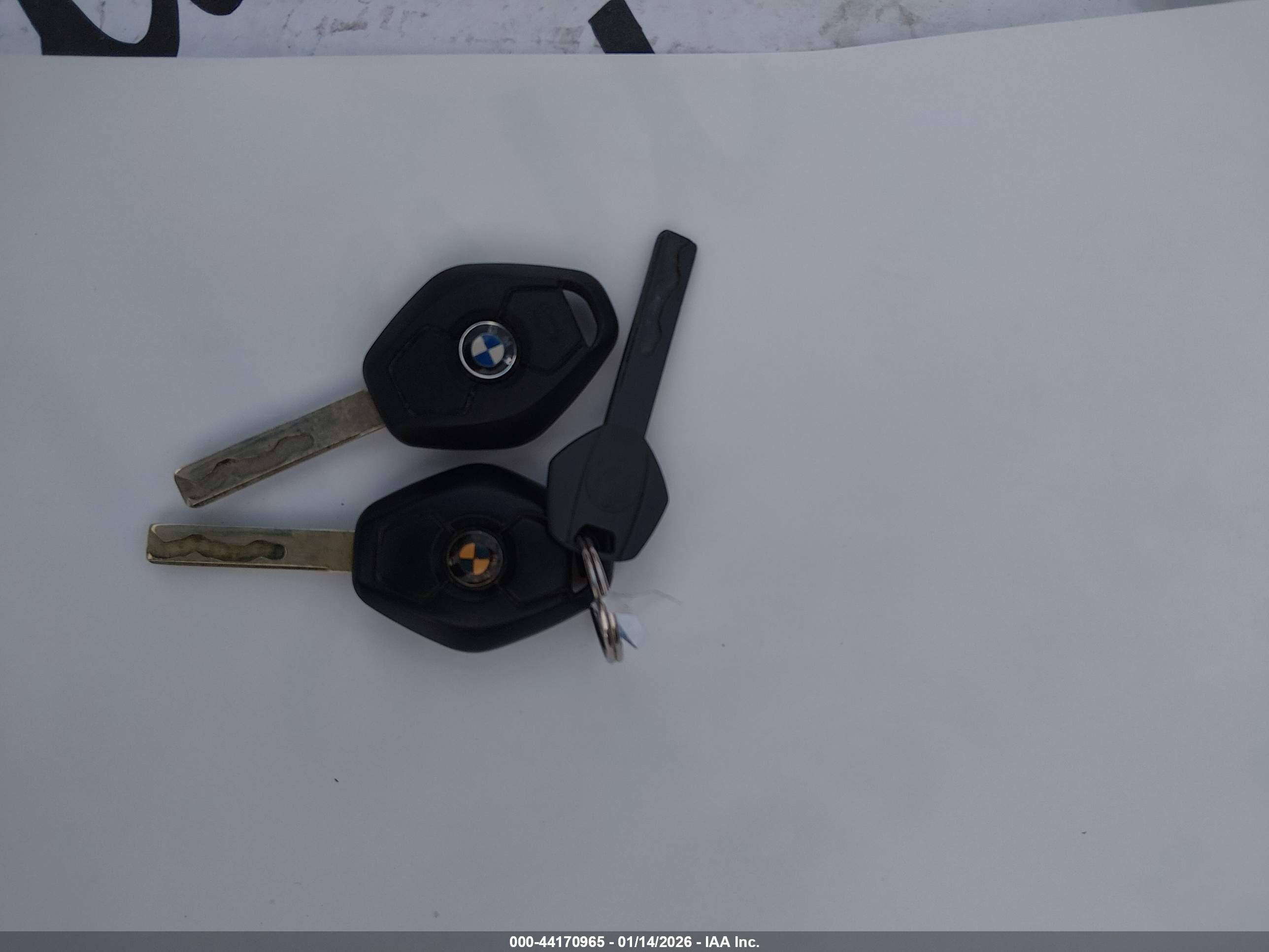 BMW 330XI image 11