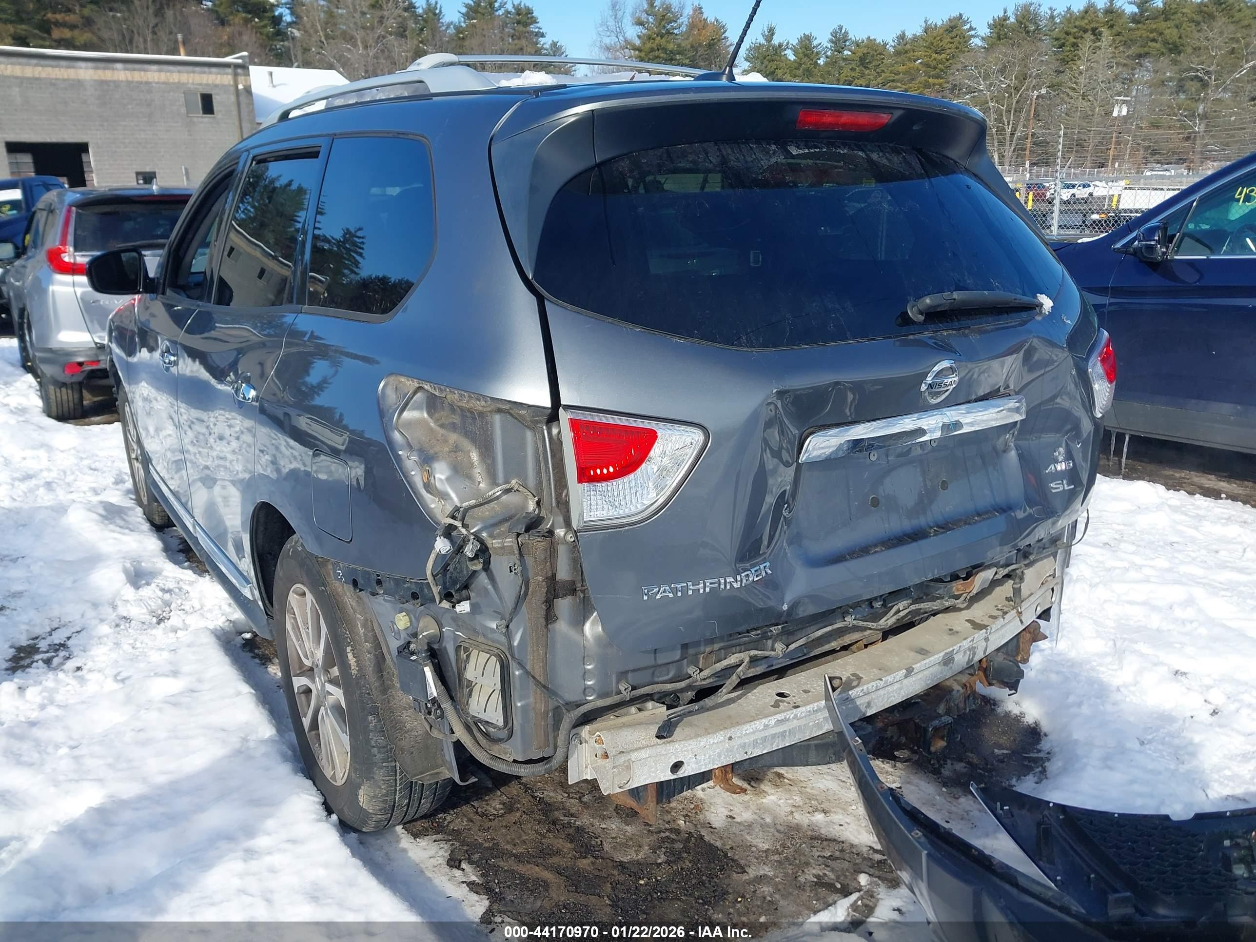 NISSAN PATHFINDER image 3