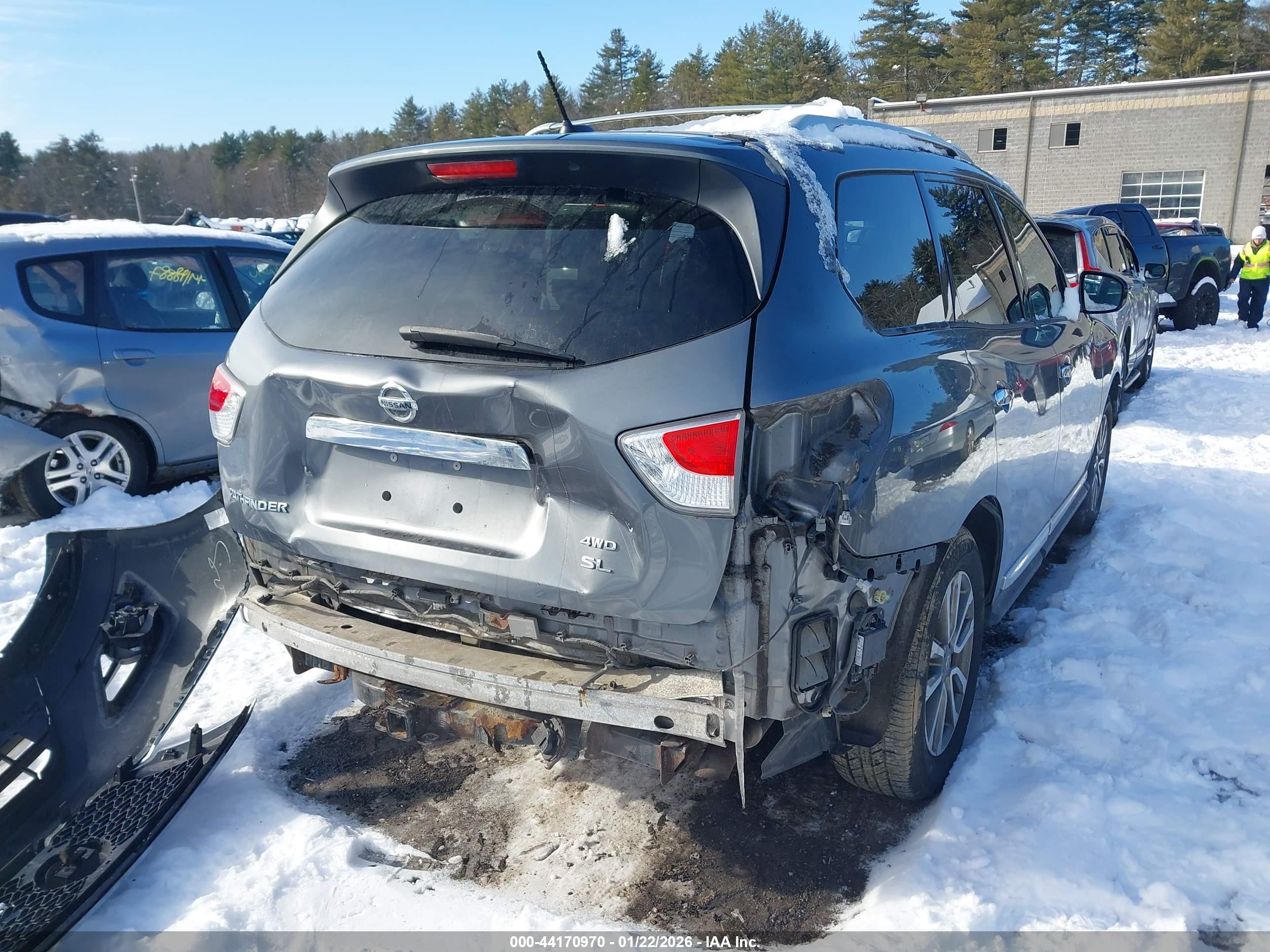 NISSAN PATHFINDER image 4