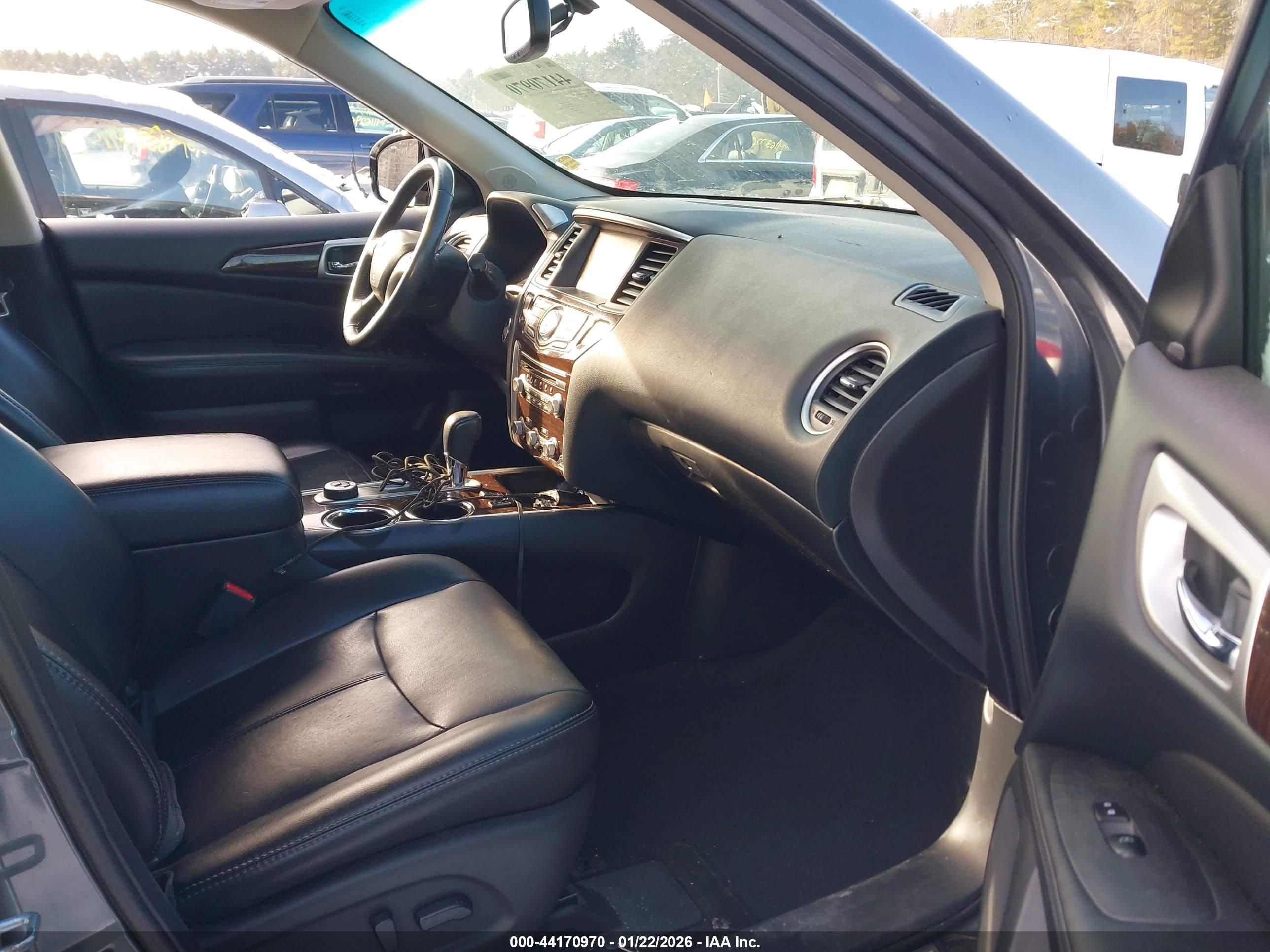 NISSAN PATHFINDER image 5