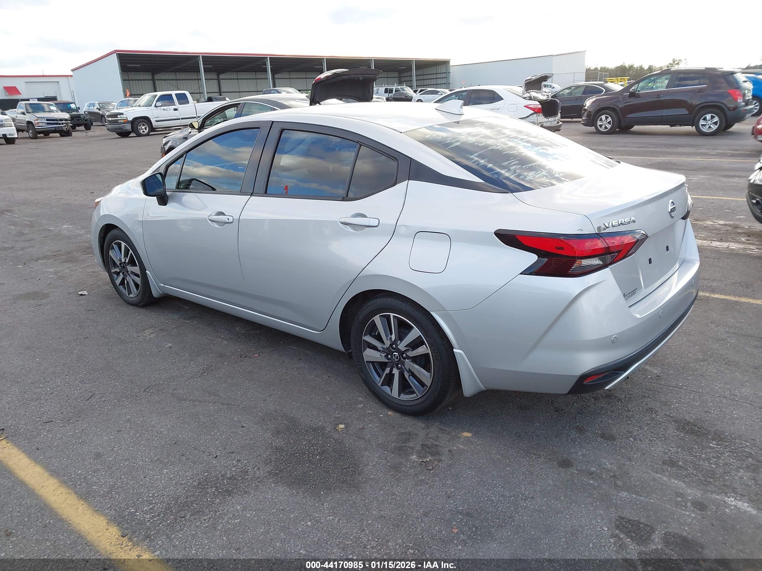 NISSAN VERSA image 3