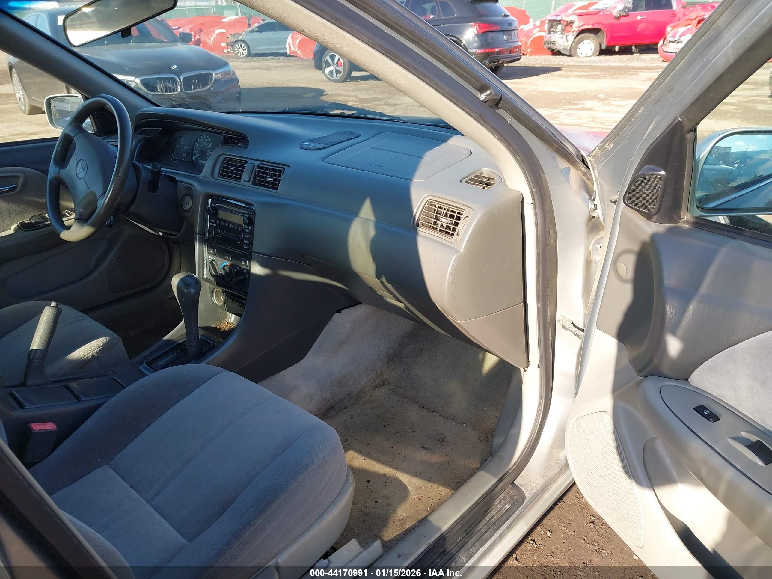 TOYOTA CAMRY image 5