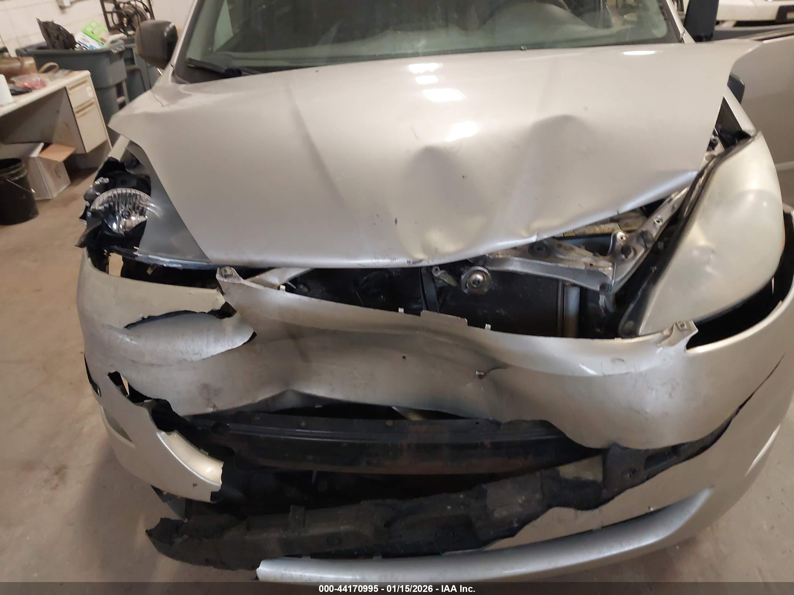 TOYOTA SIENNA image 6