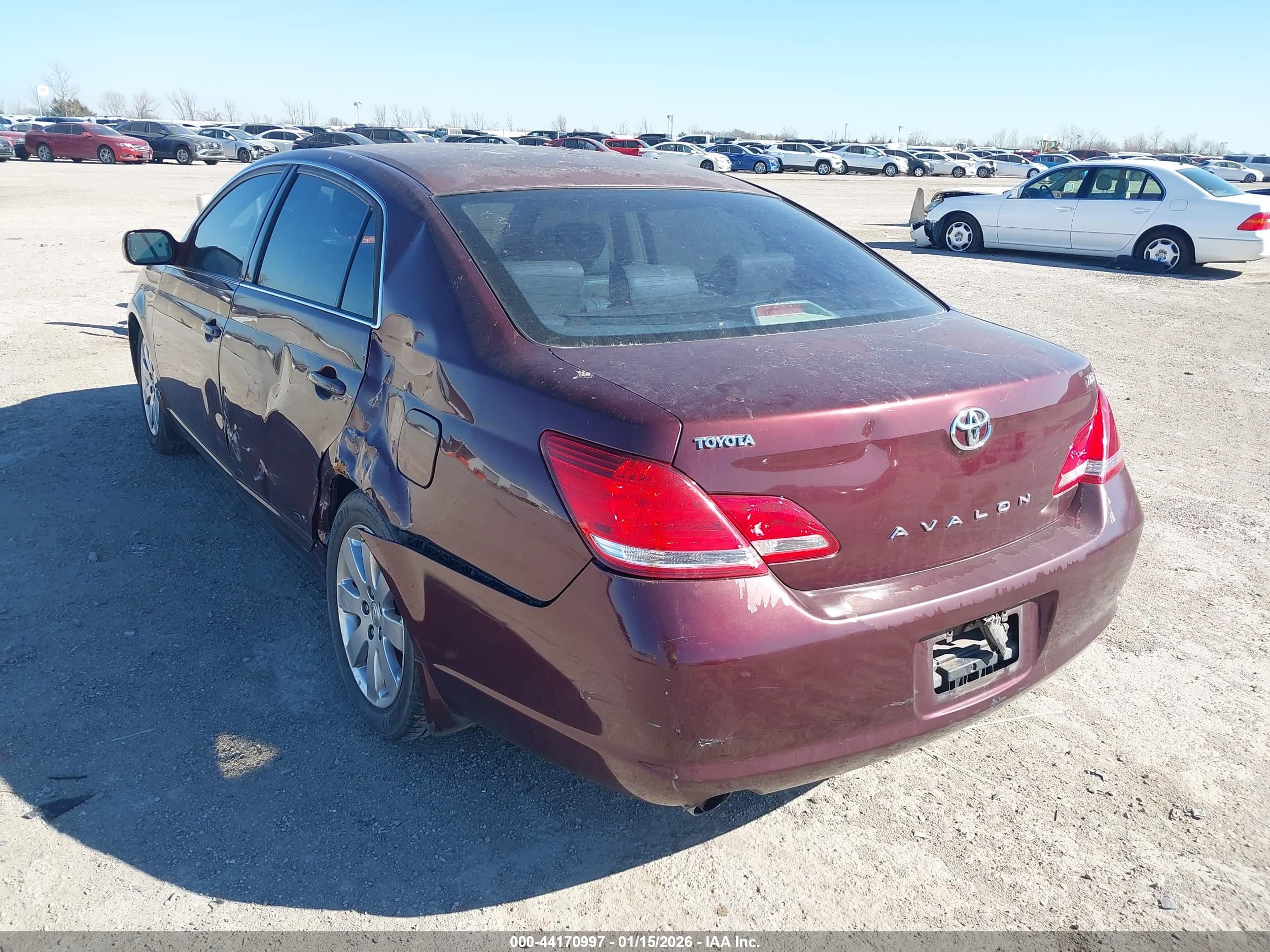 TOYOTA AVALON image 3
