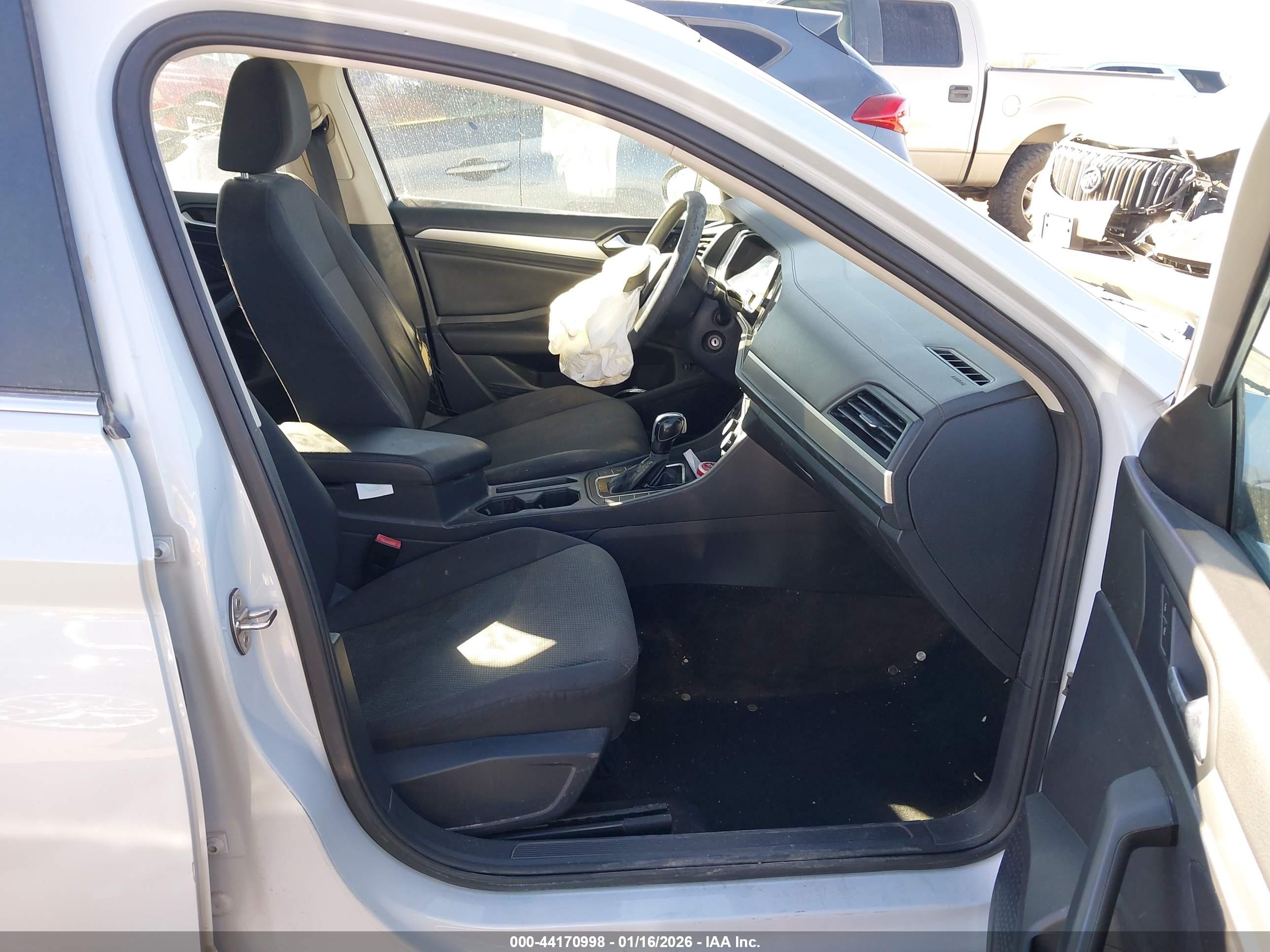 VOLKSWAGEN JETTA image 5