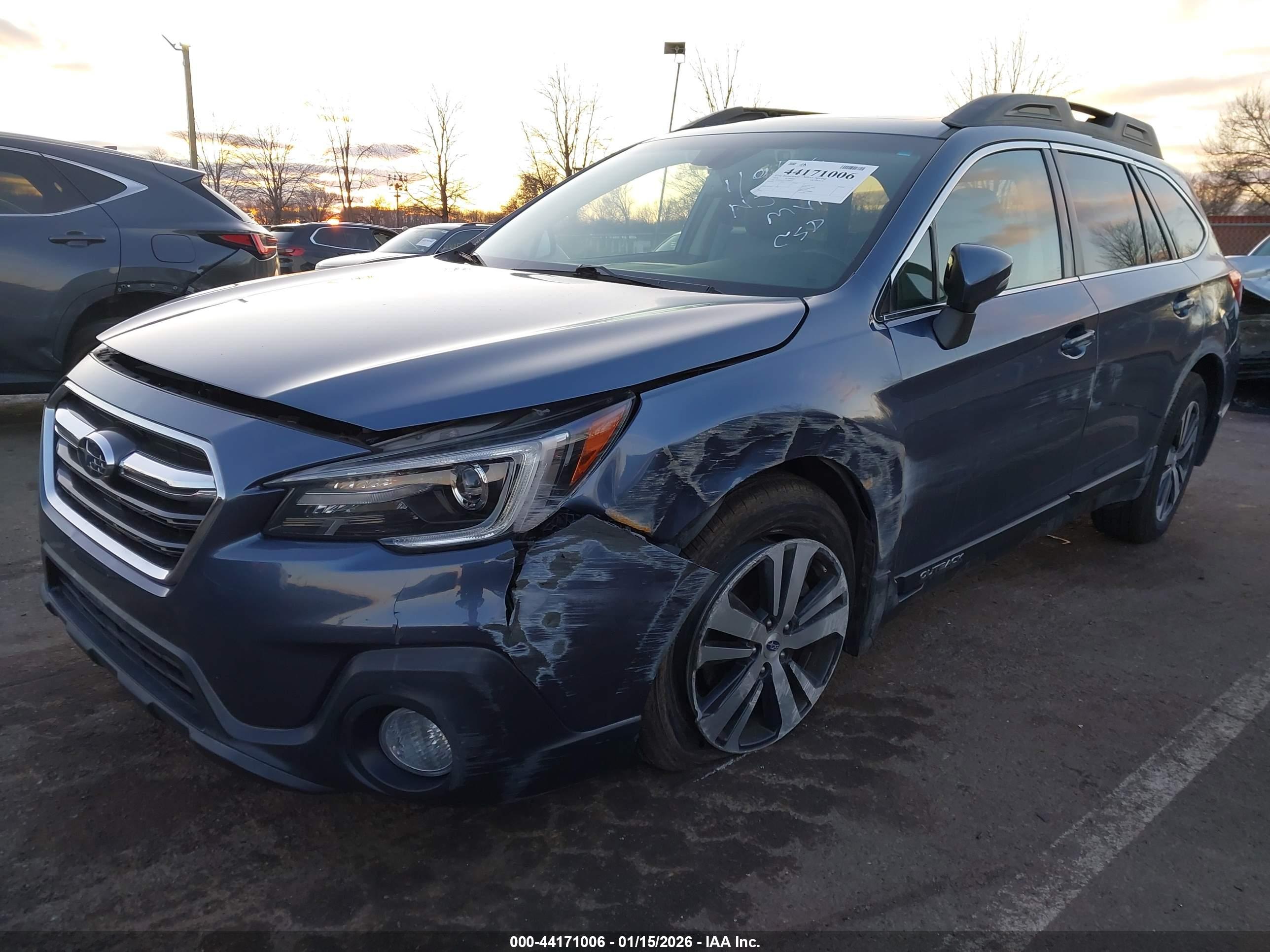 SUBARU OUTBACK image 2
