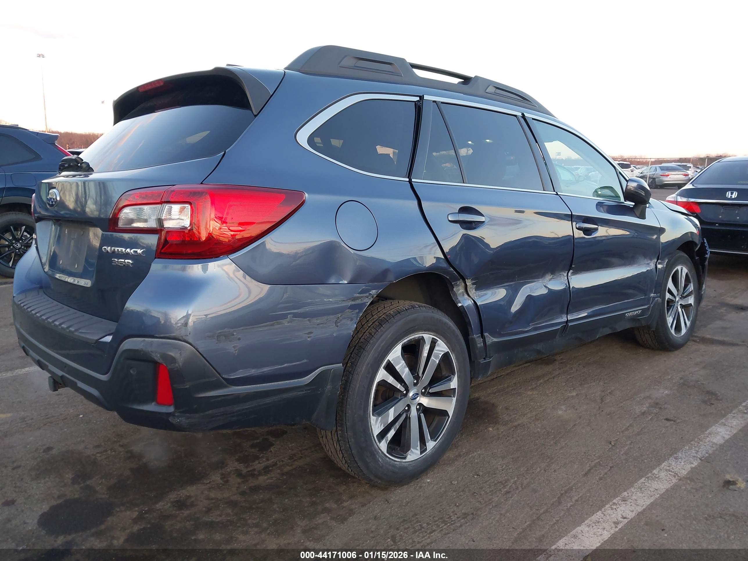 SUBARU OUTBACK image 4