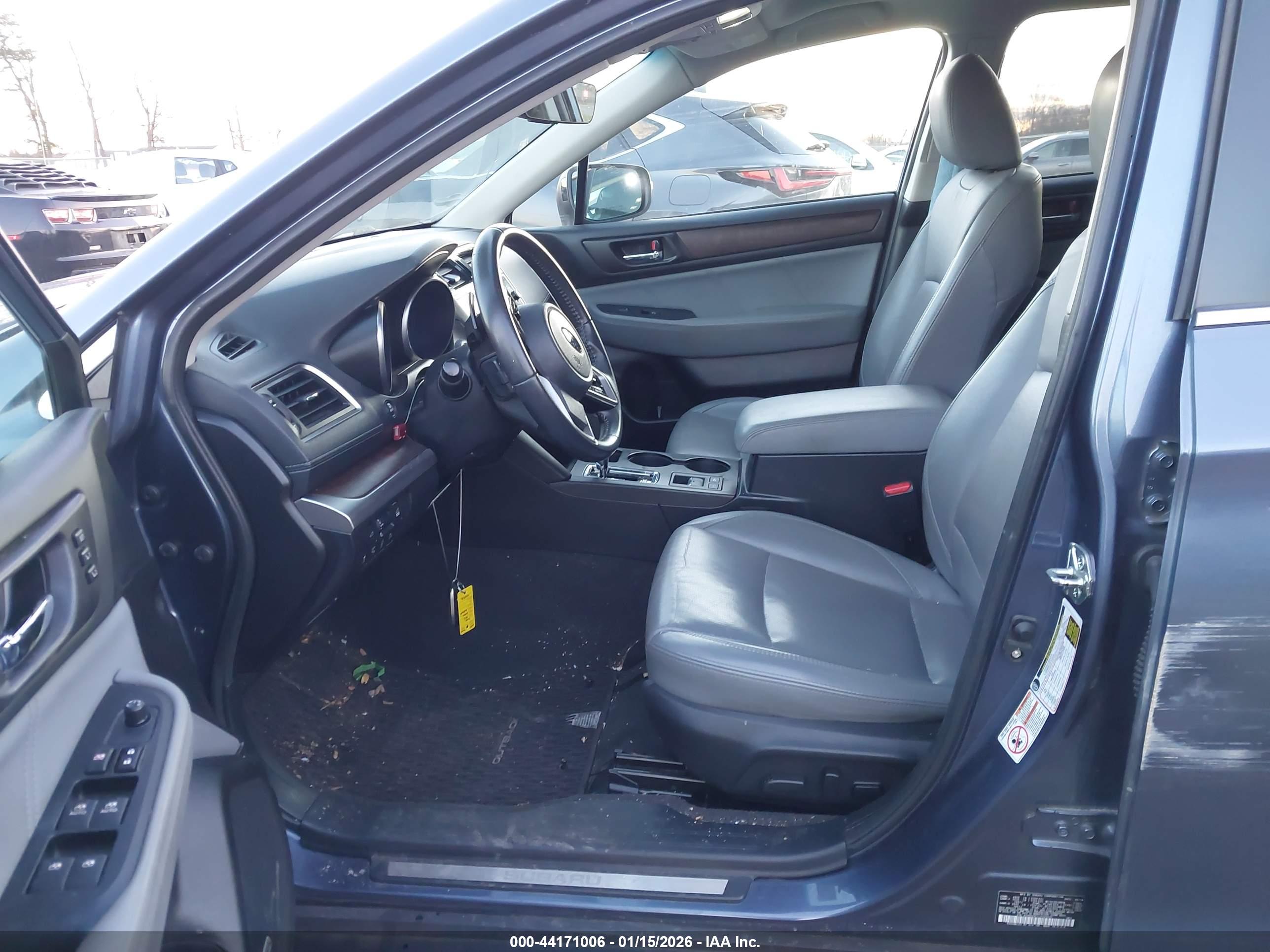 SUBARU OUTBACK image 5