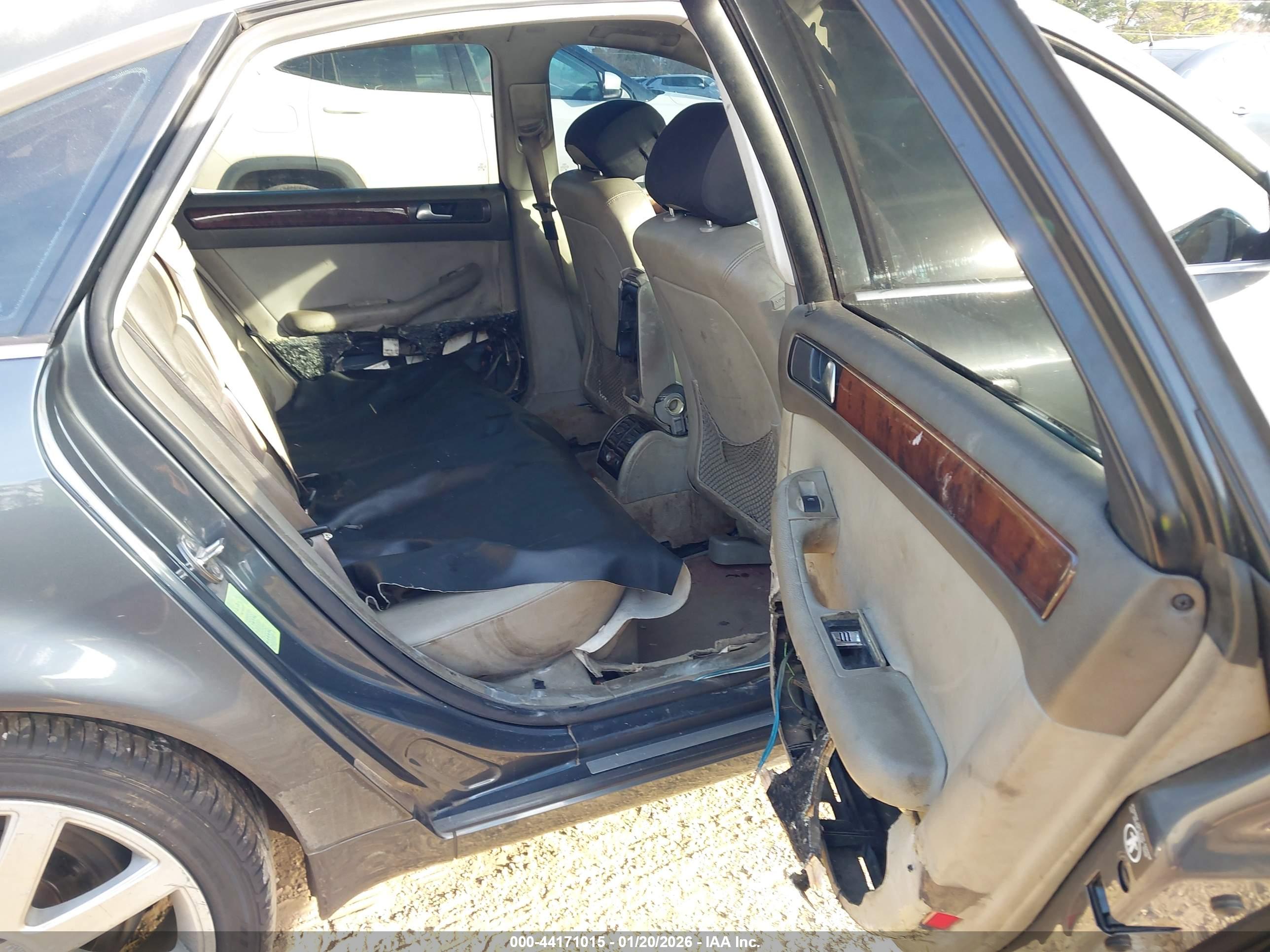 AUDI A6 image 8