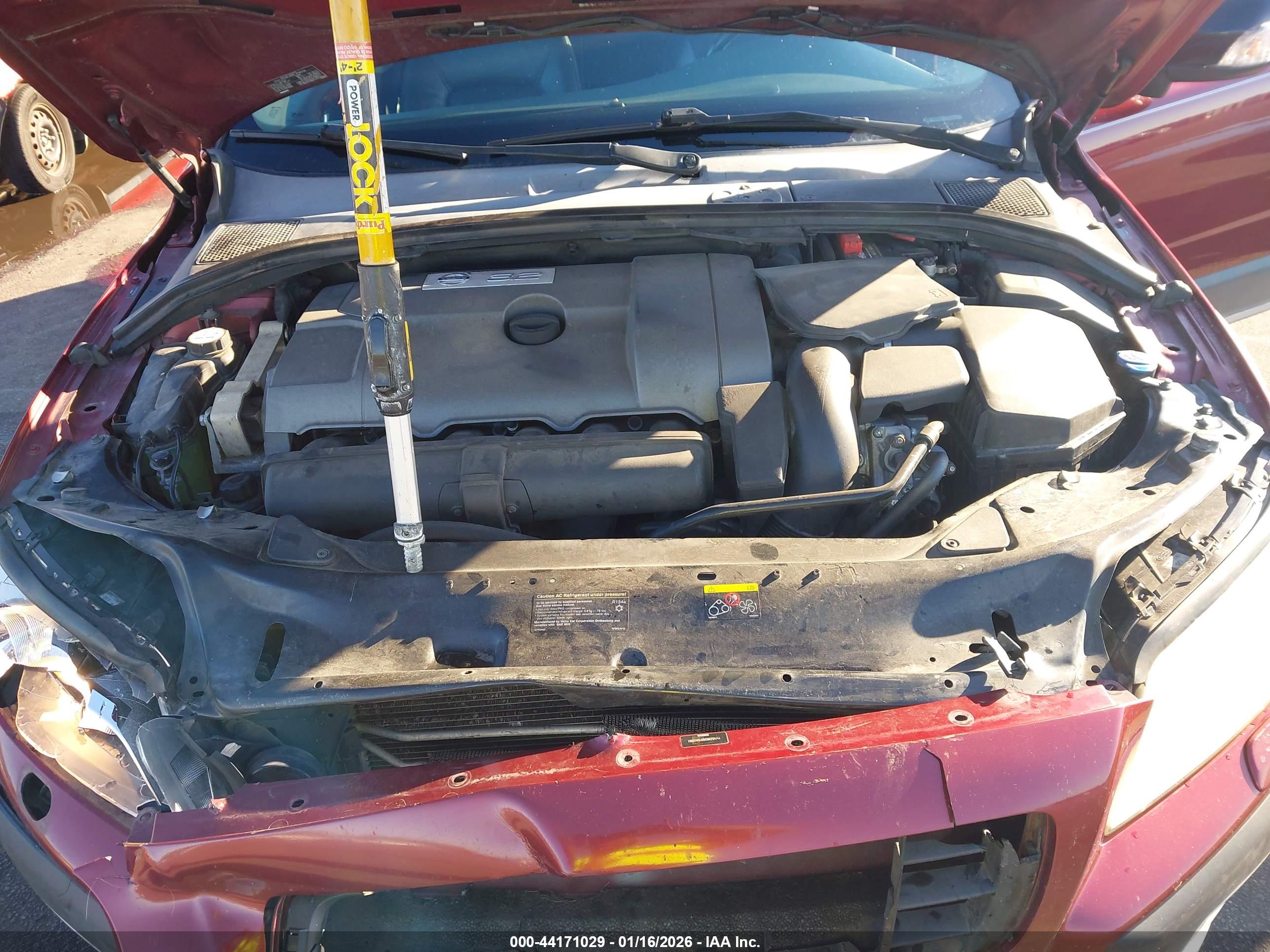 VOLVO XC70 image 10