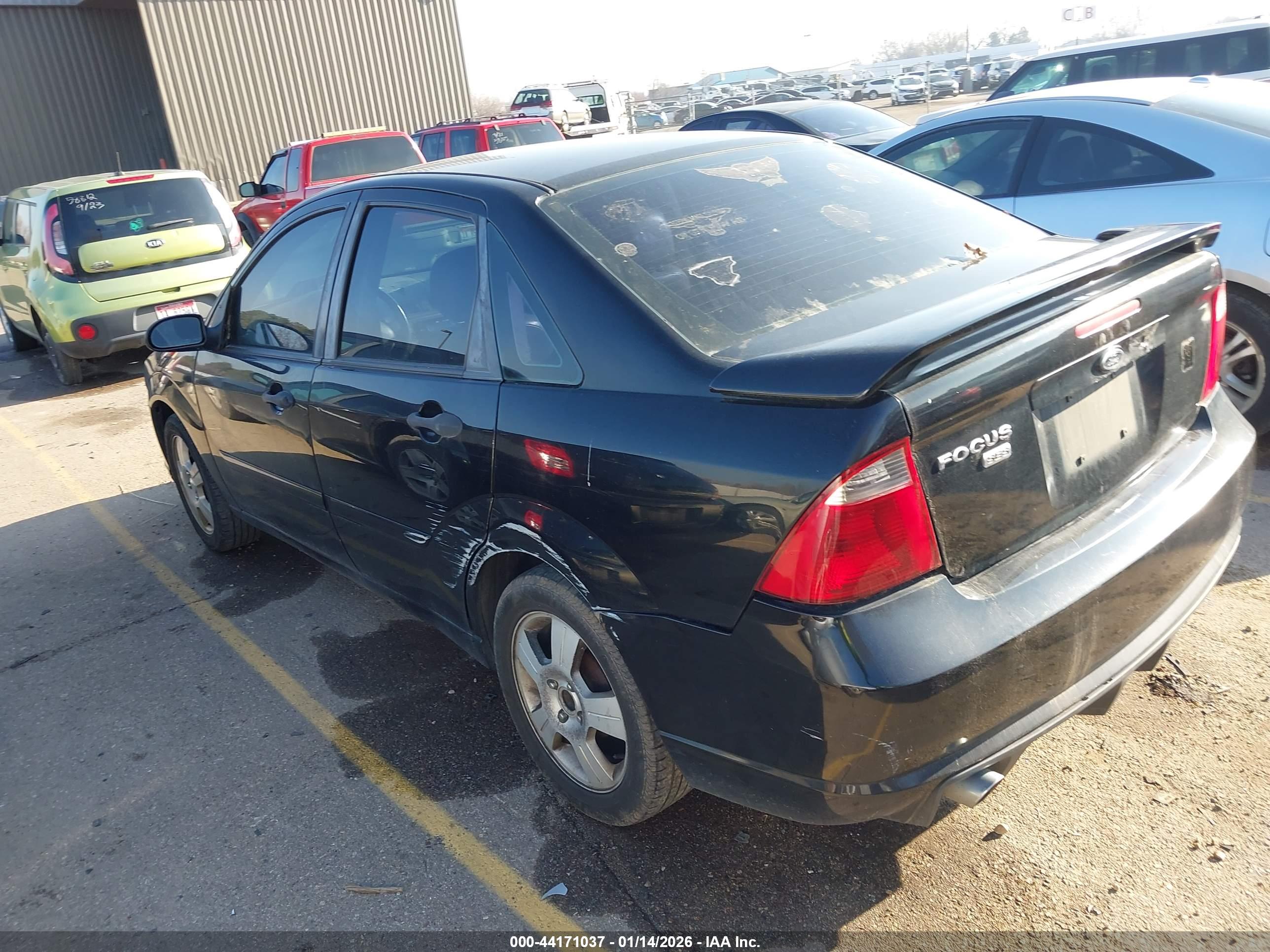 FORD FOCUS image 3