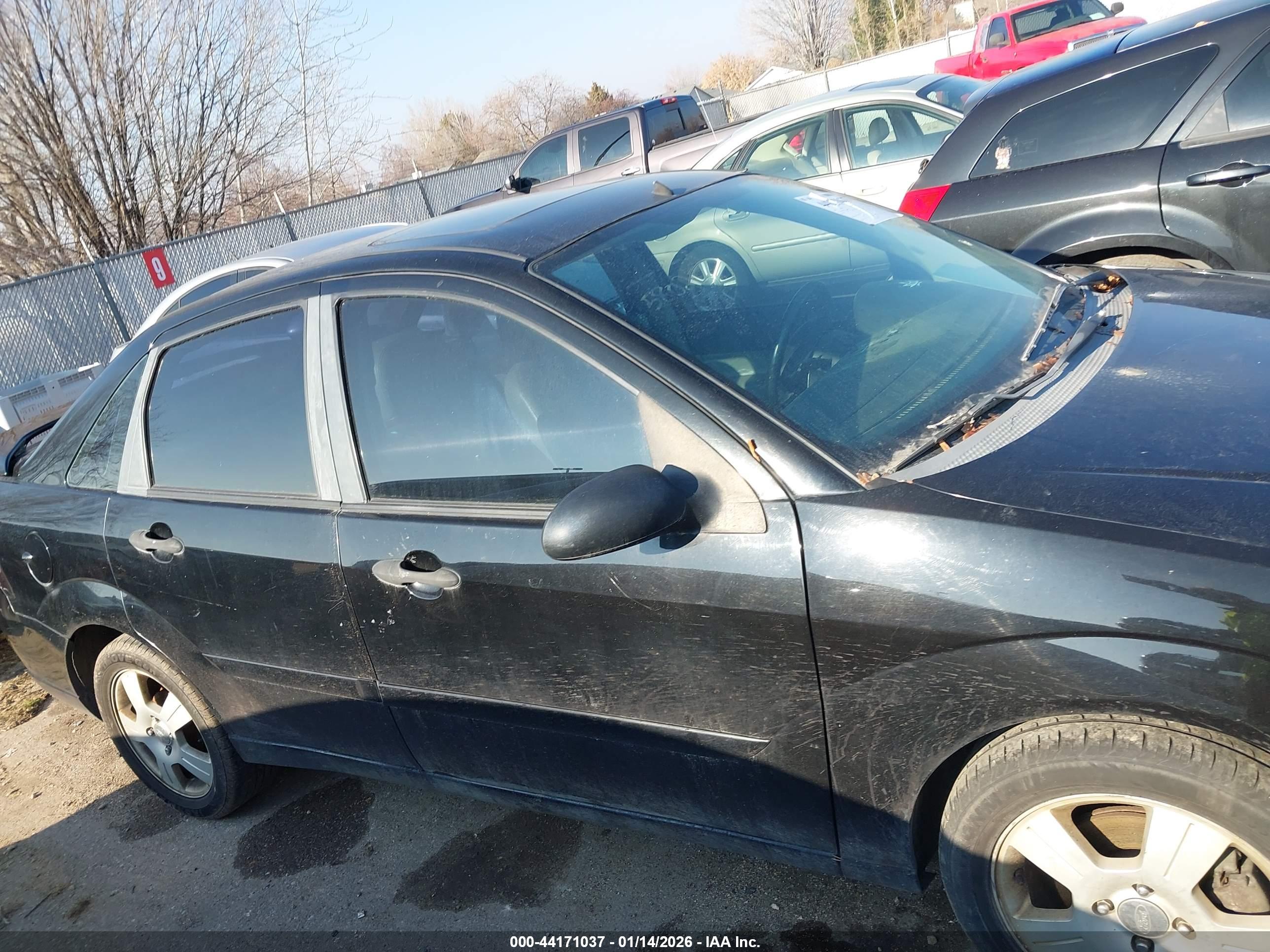 FORD FOCUS image 6