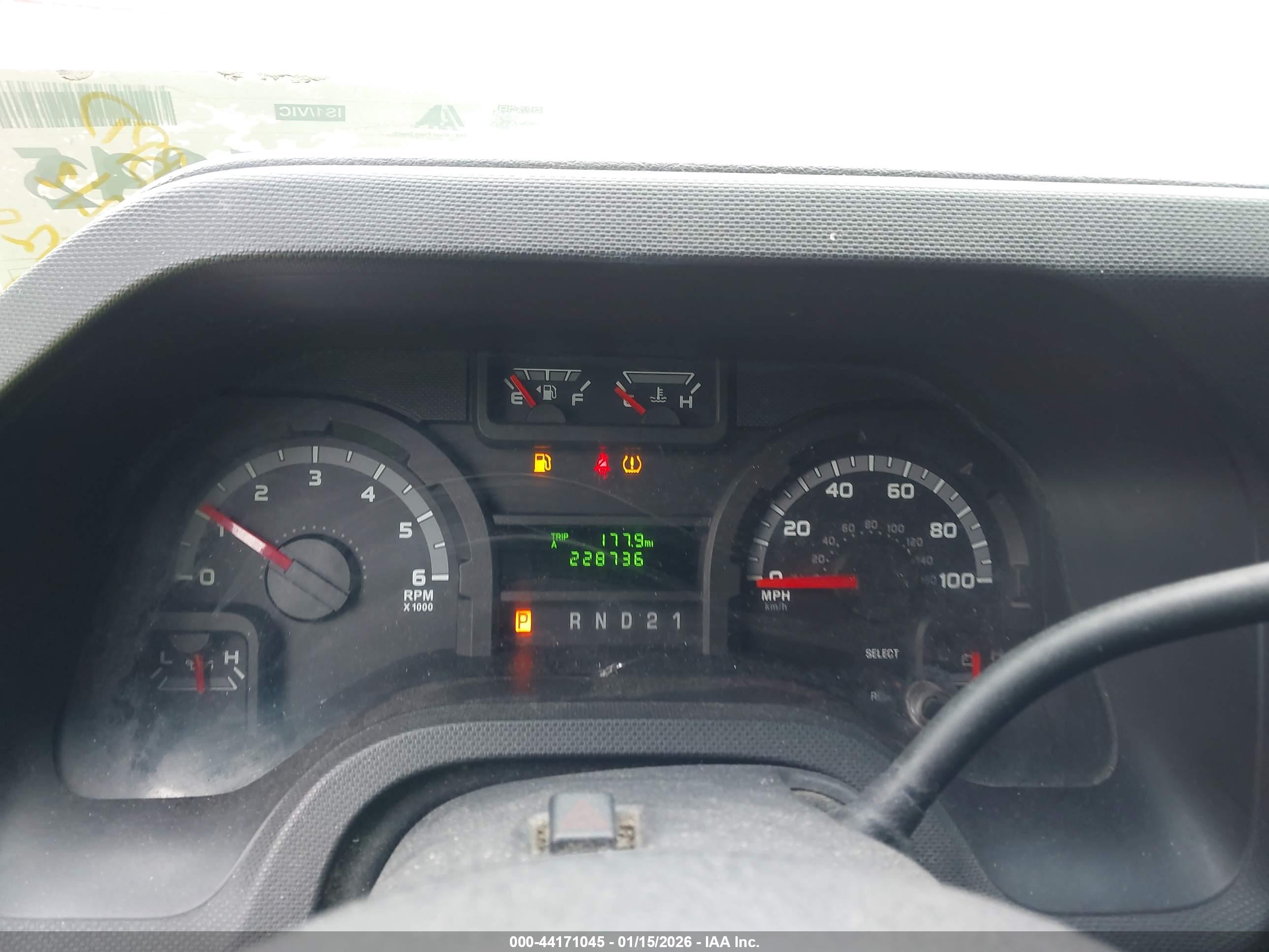 FORD E-250 image 7