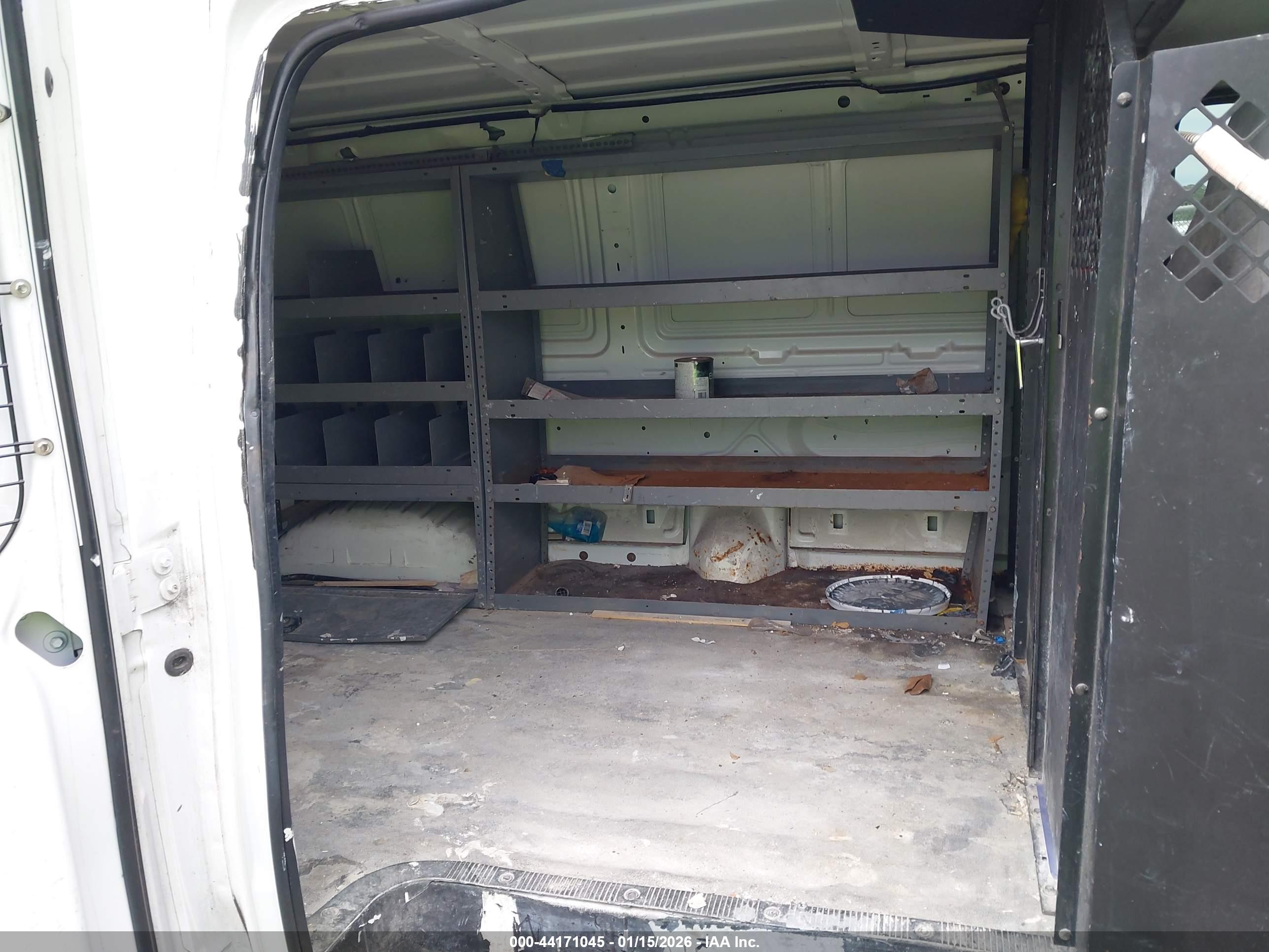 FORD E-250 image 8