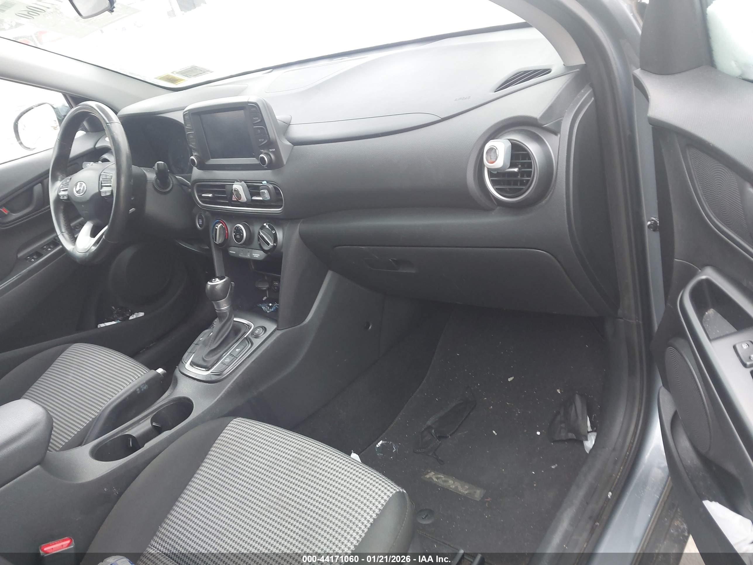 HYUNDAI KONA image 5