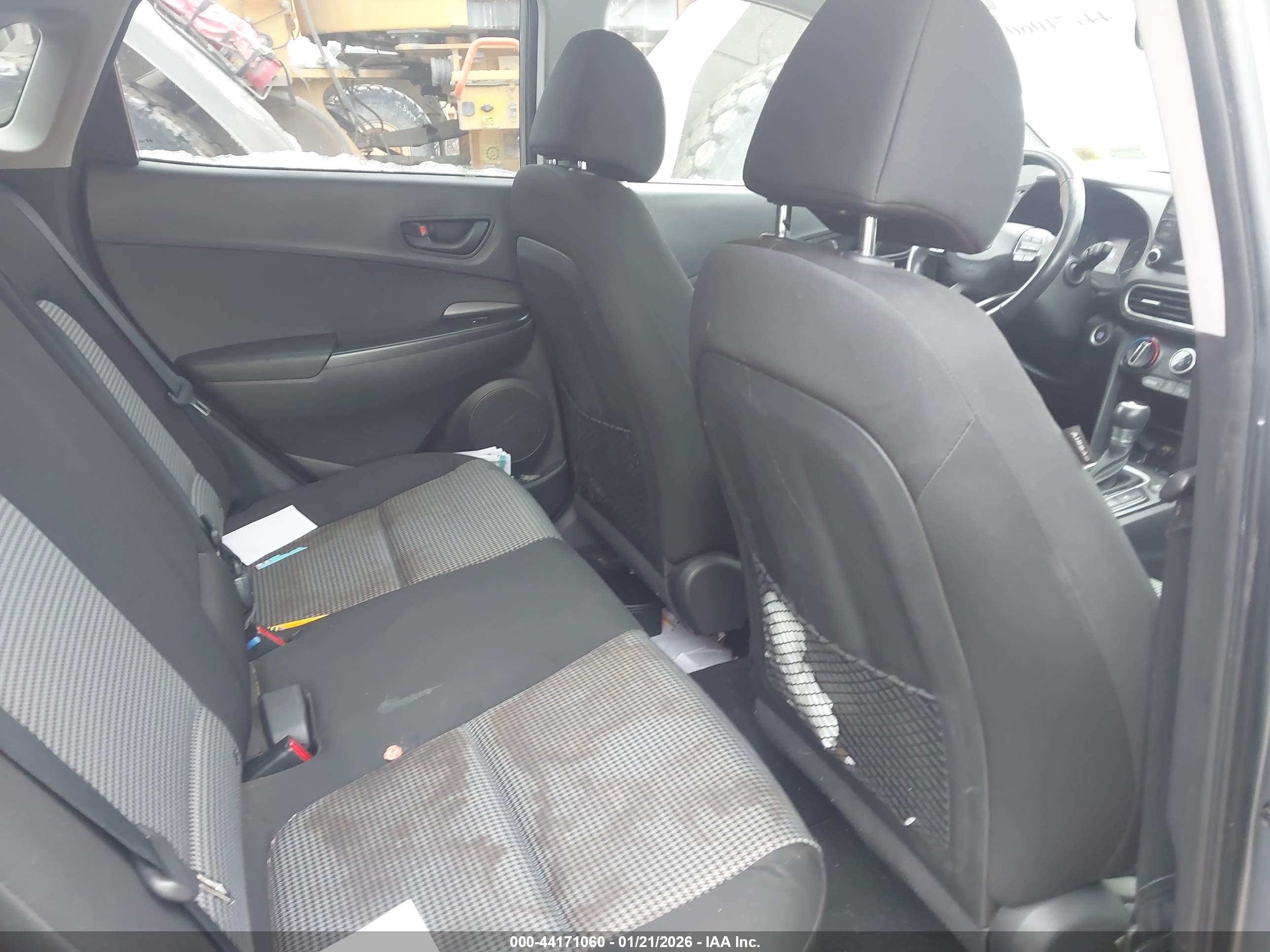 HYUNDAI KONA image 8
