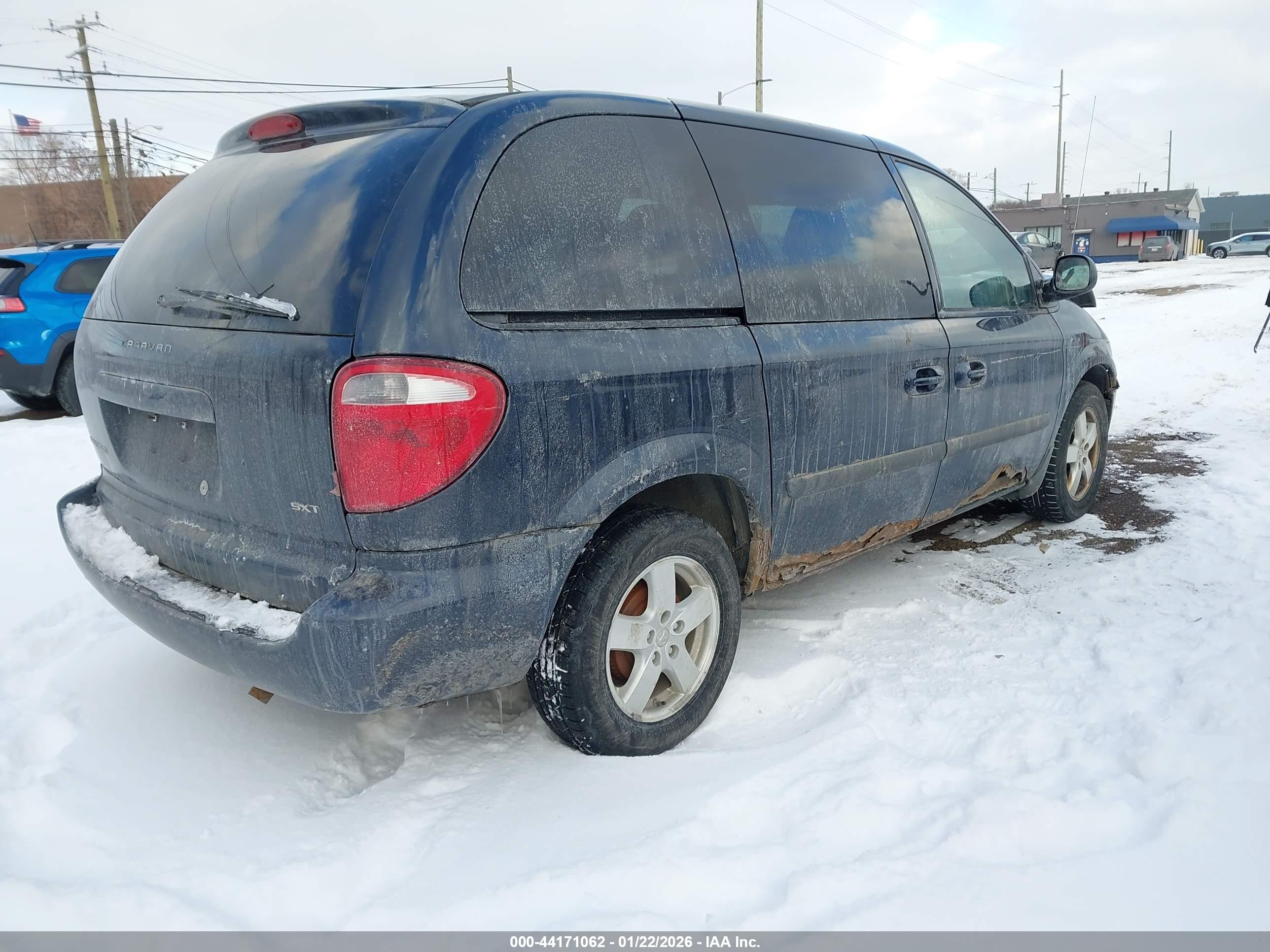 DODGE CARAVAN image 4