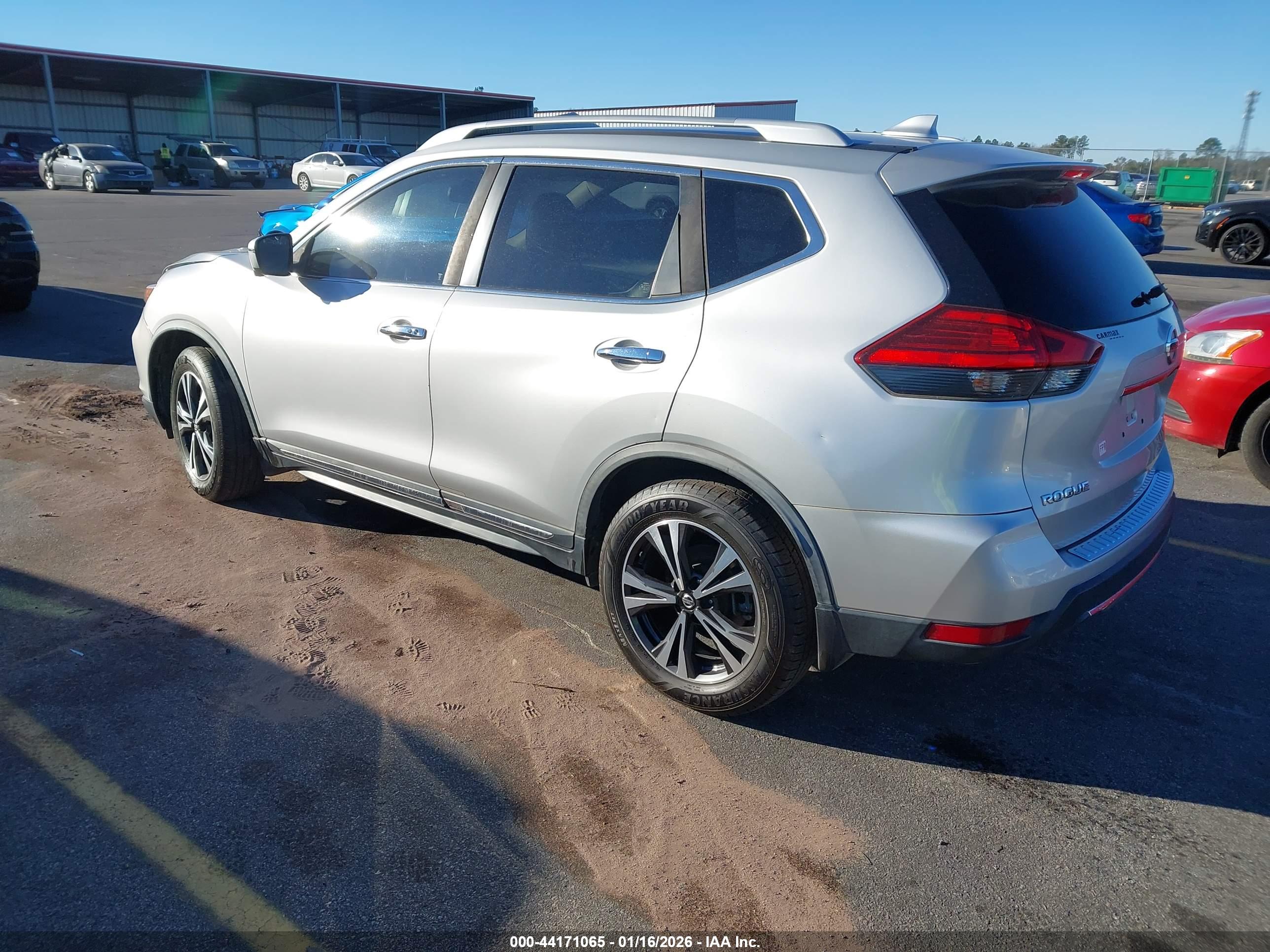 NISSAN ROGUE image 3