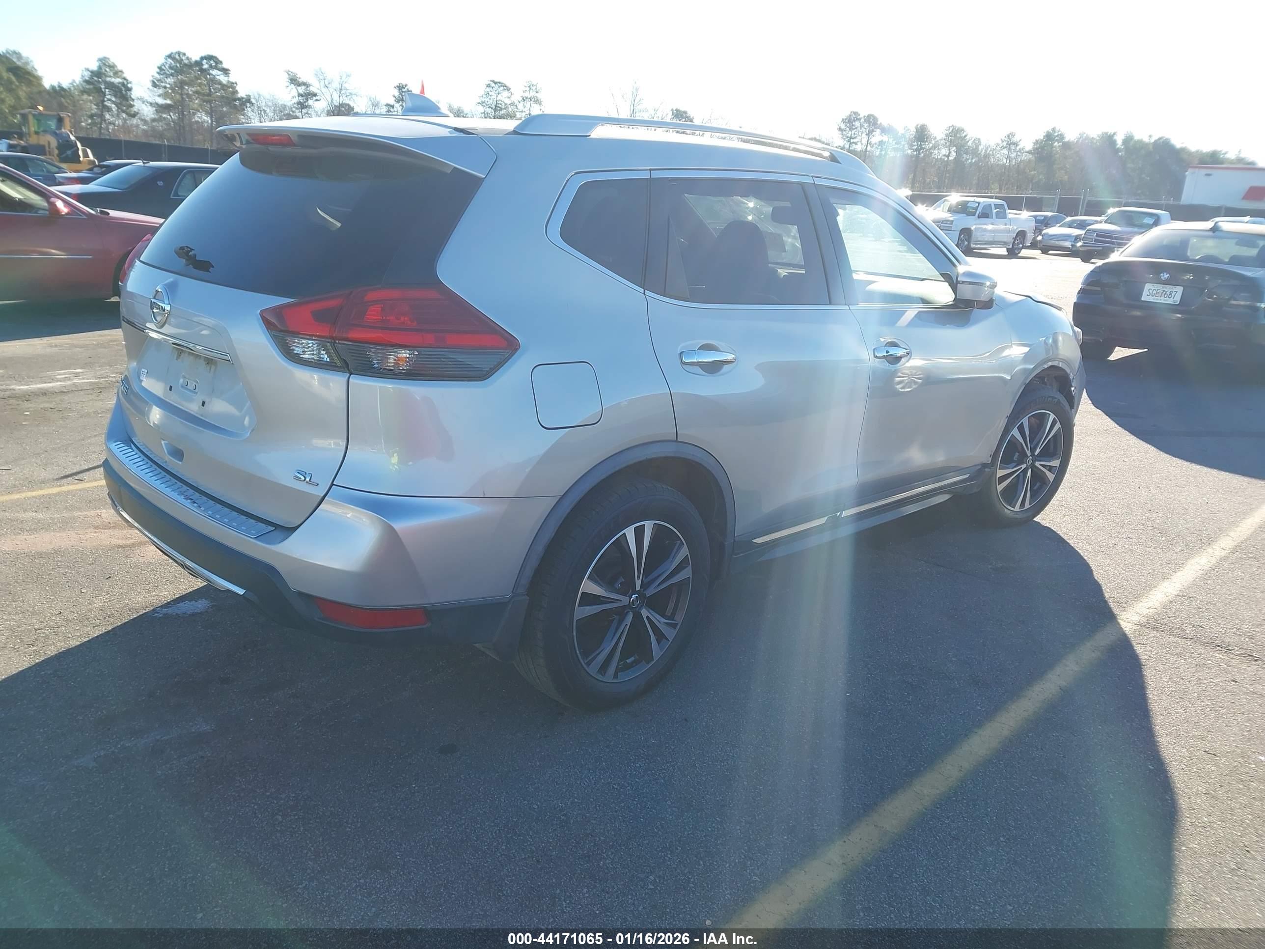 NISSAN ROGUE image 4