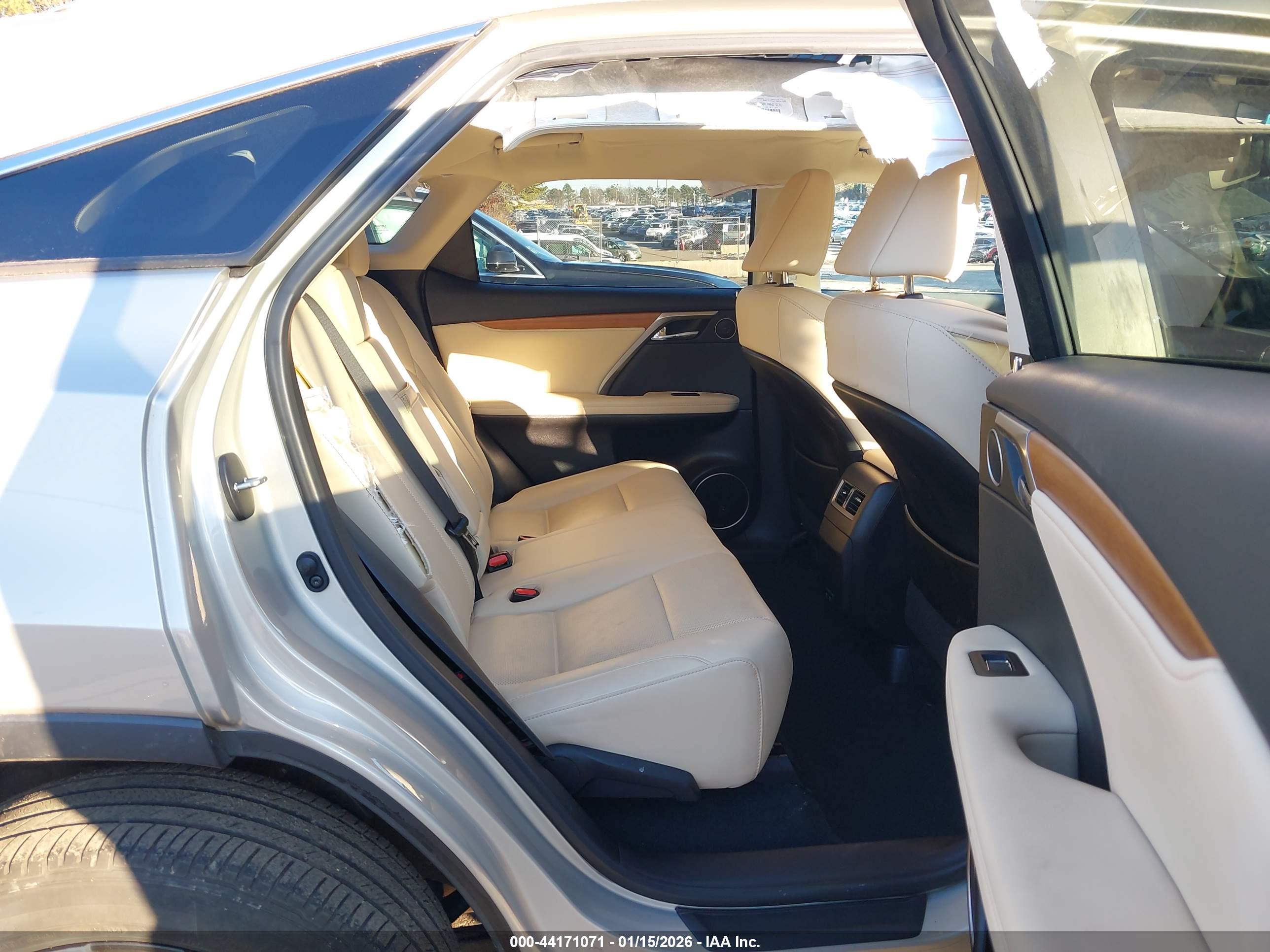 LEXUS RX image 8