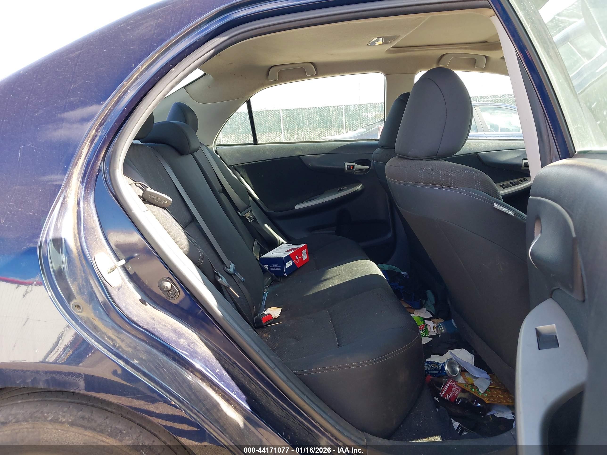 TOYOTA COROLLA image 8