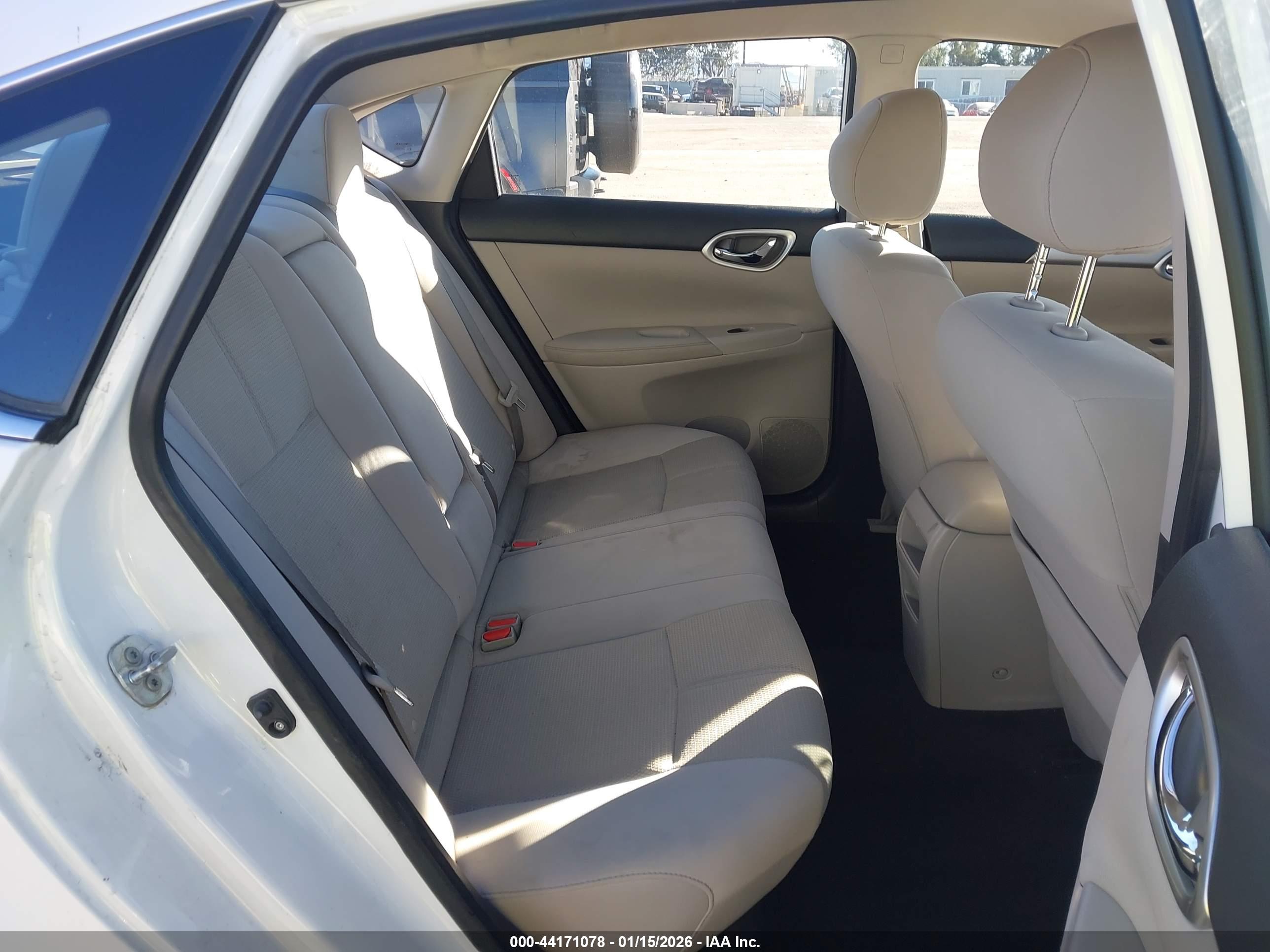 NISSAN SENTRA image 8