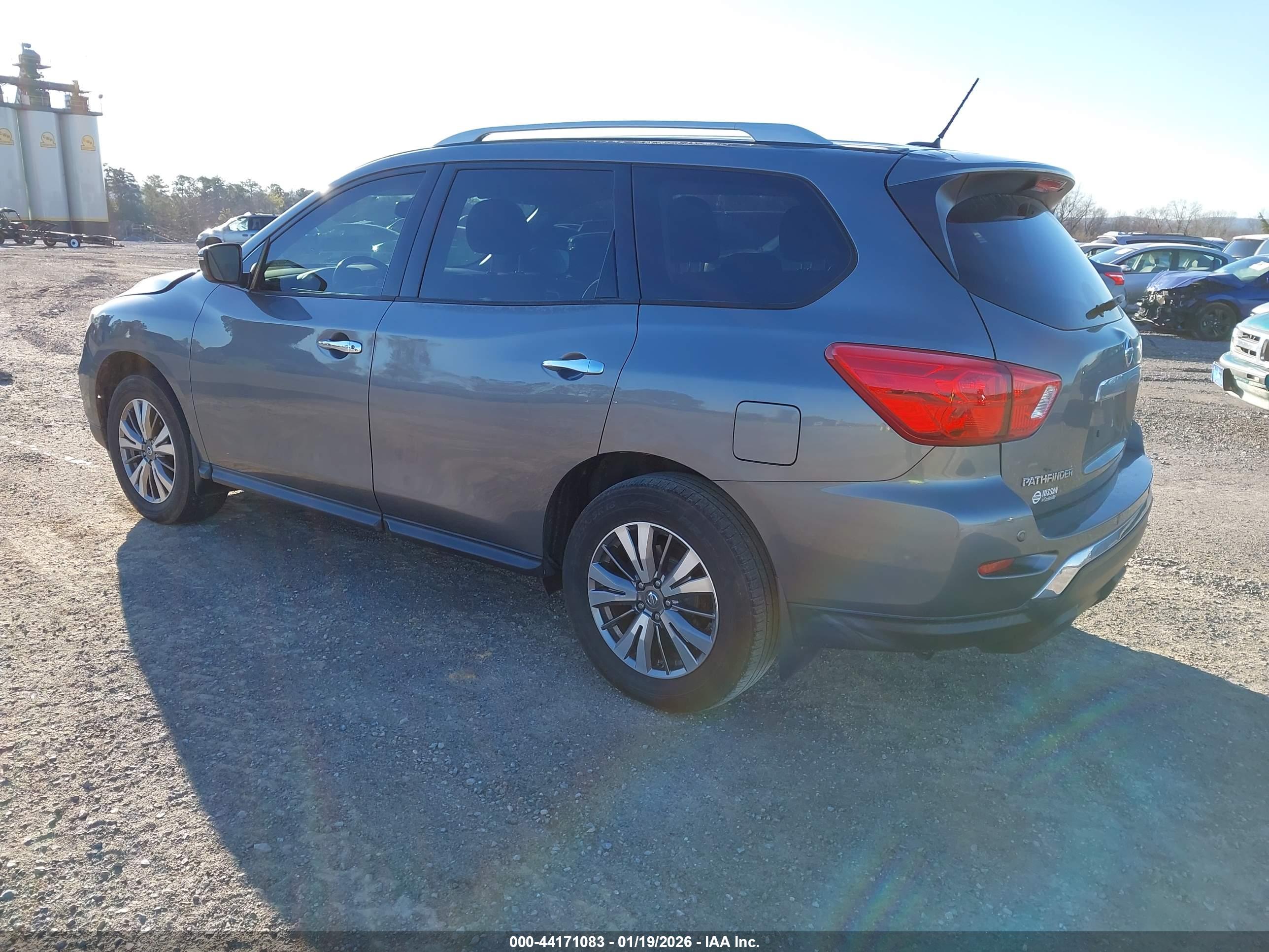 NISSAN PATHFINDER image 3