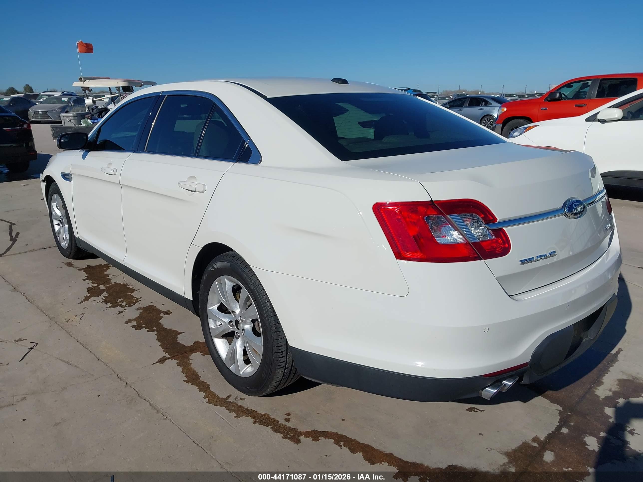 FORD TAURUS image 3