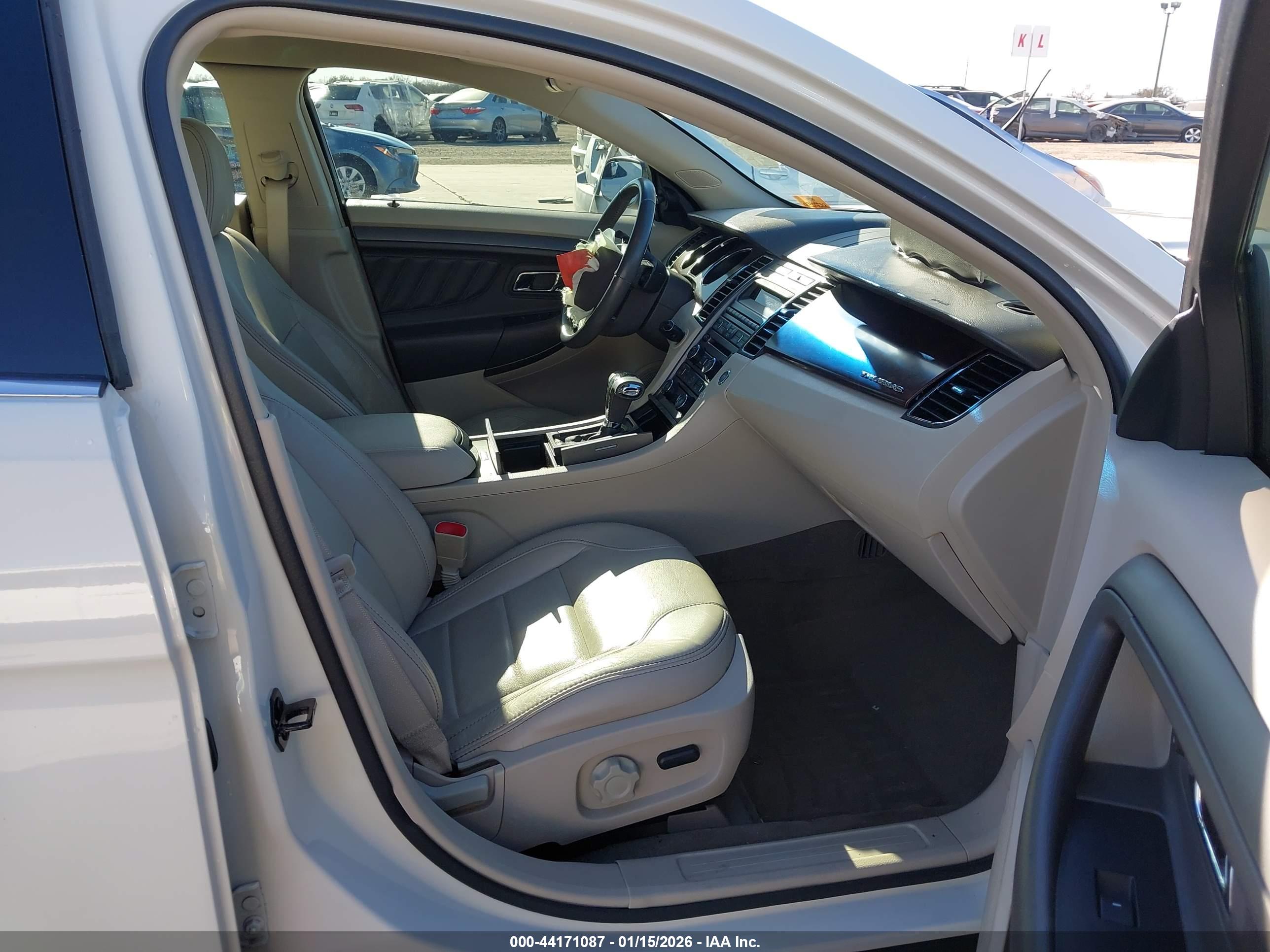 FORD TAURUS image 5
