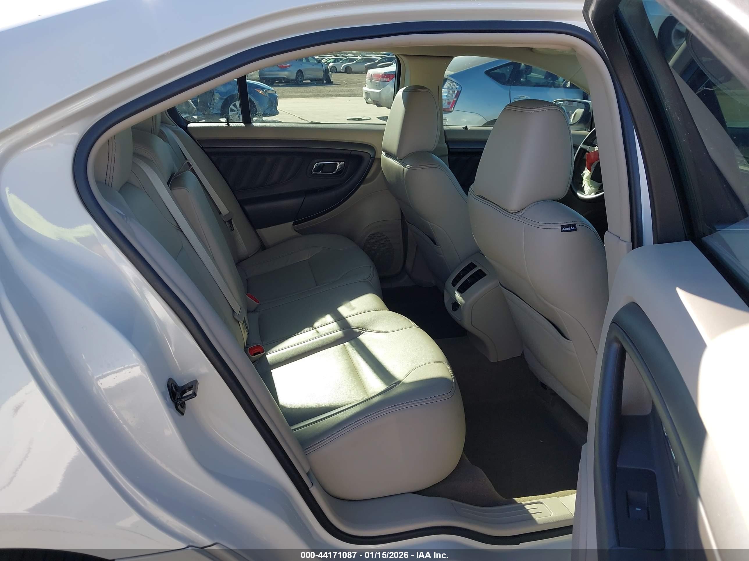 FORD TAURUS image 8
