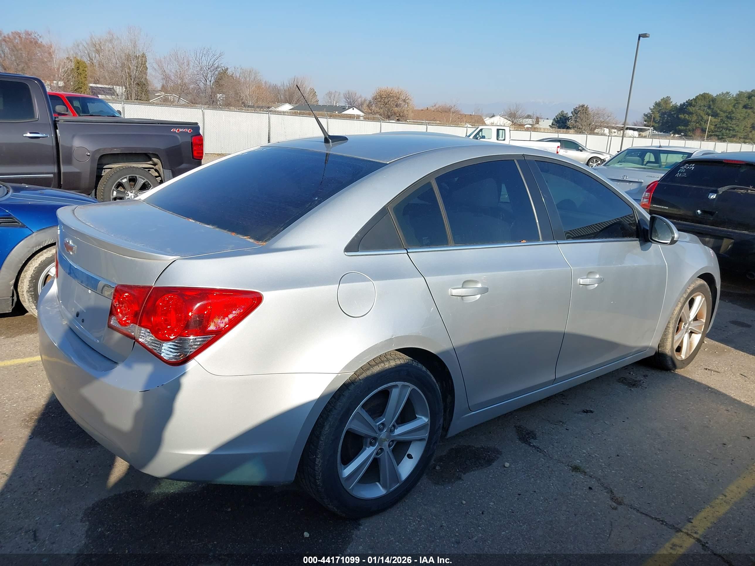 CHEVROLET CRUZE image 4