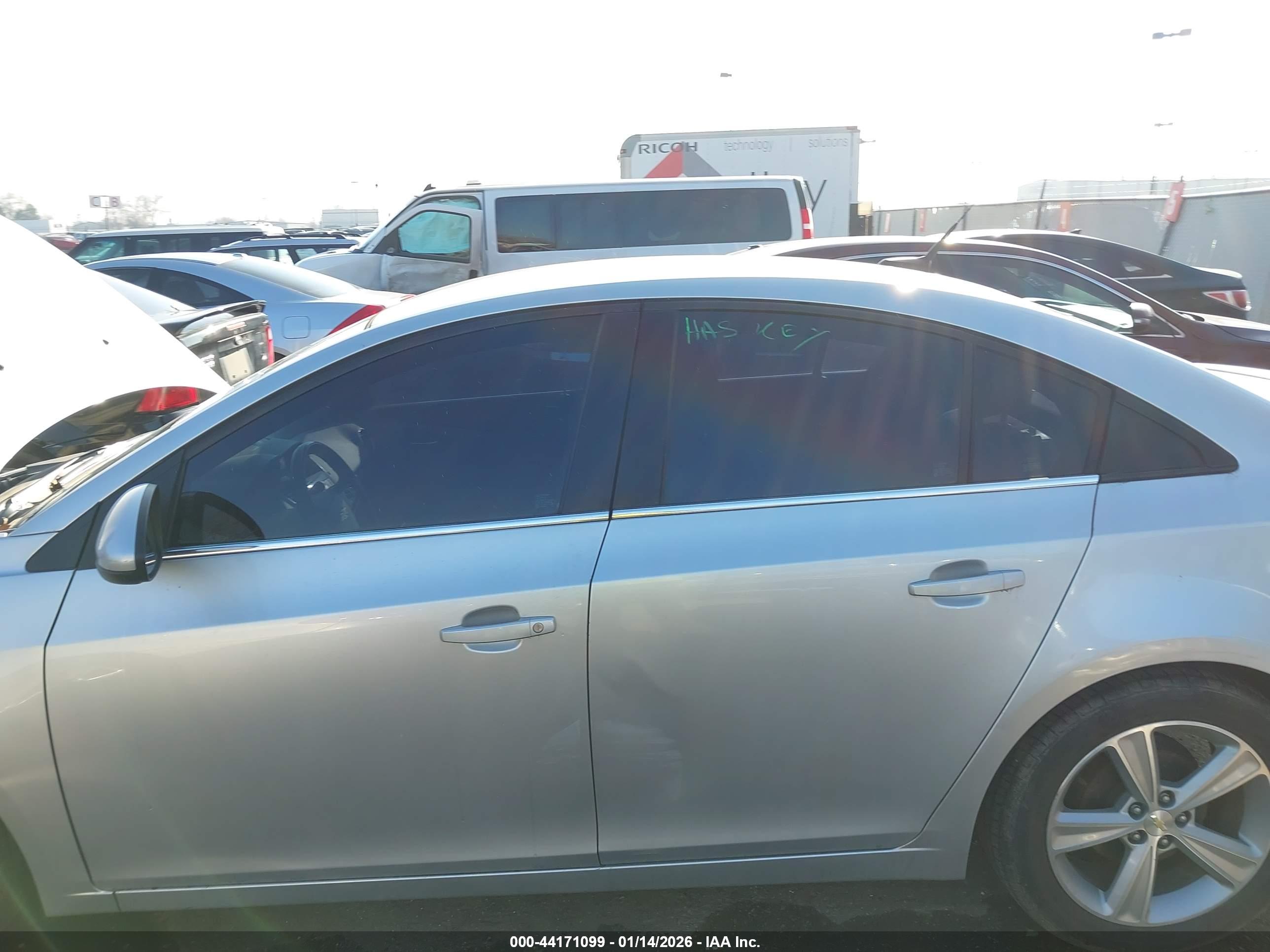 CHEVROLET CRUZE image 6