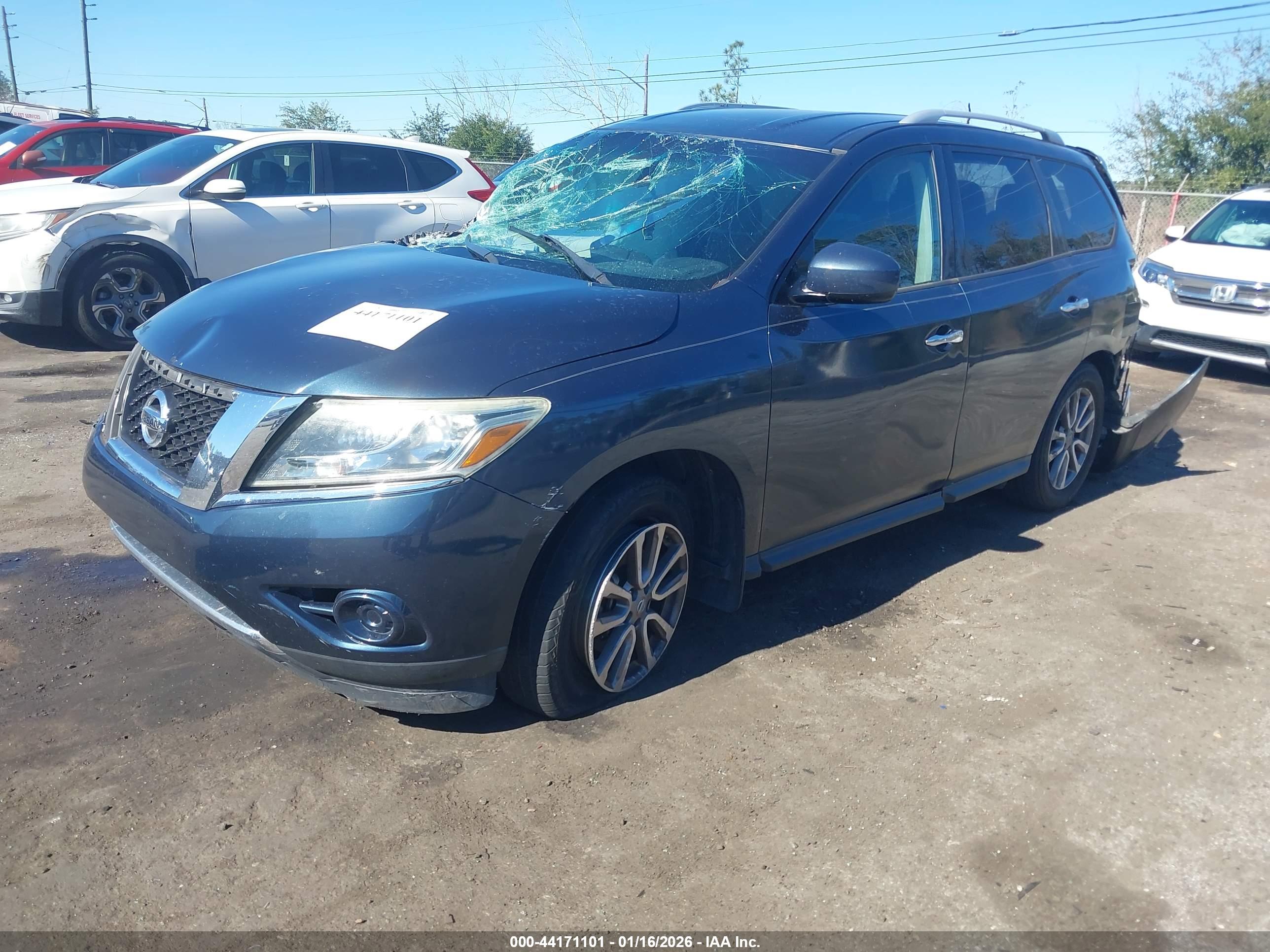 NISSAN PATHFINDER image 2