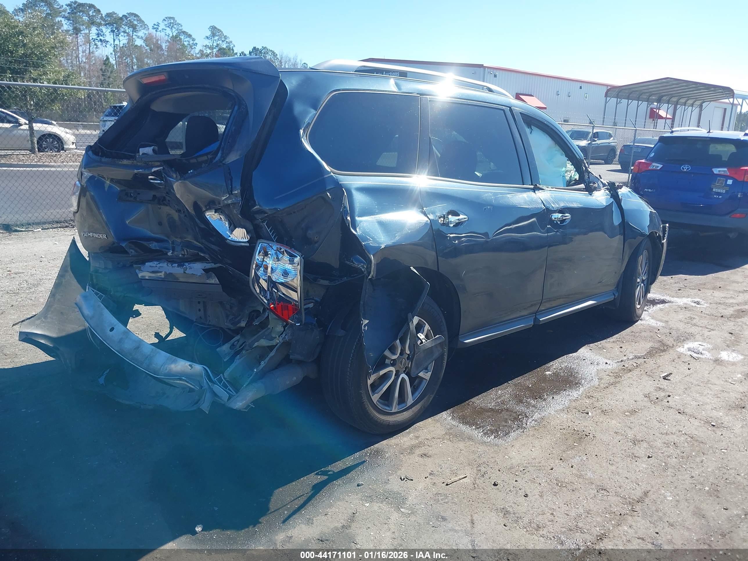 NISSAN PATHFINDER image 4